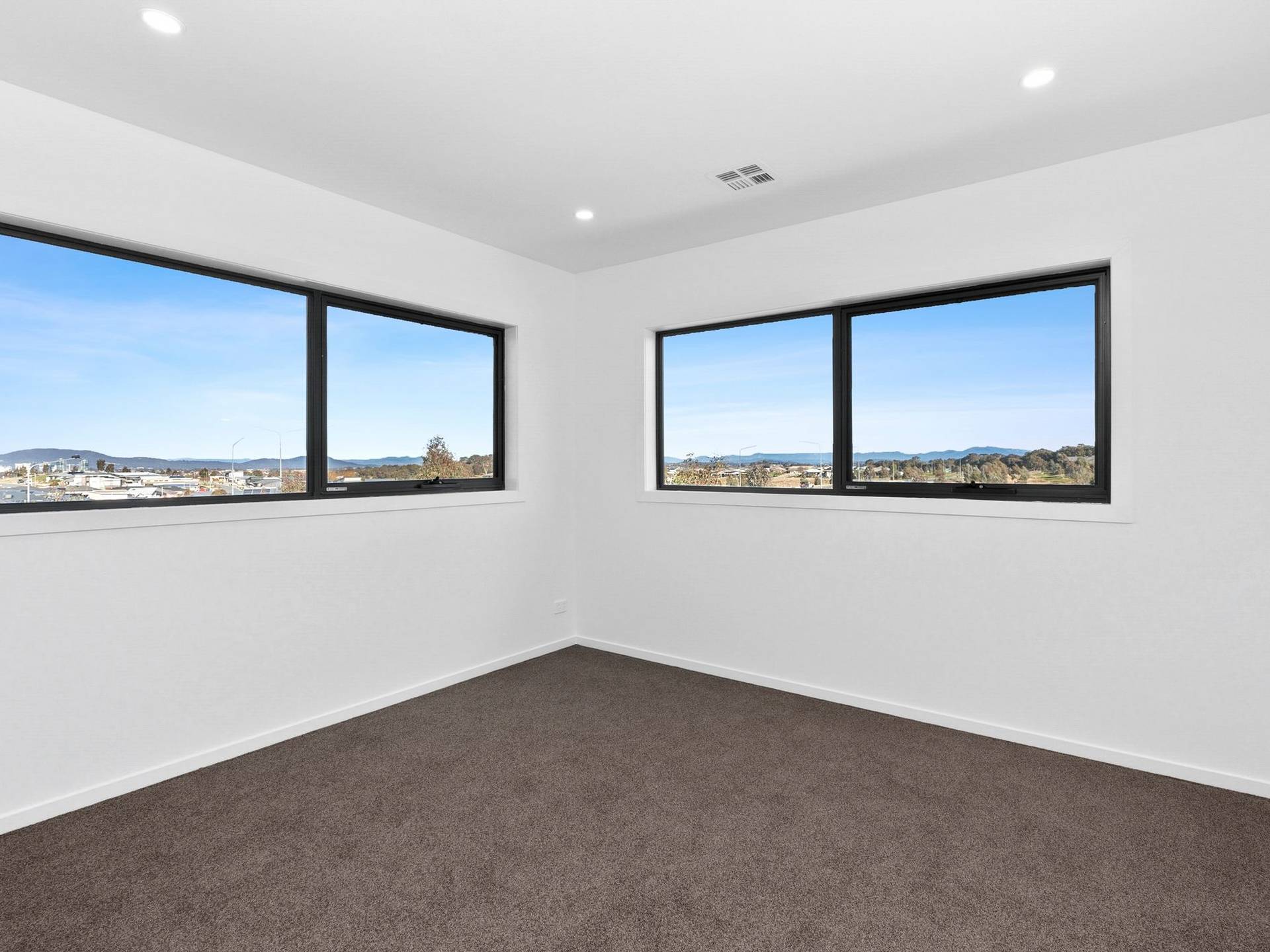 1/6 Grenfell Avenue, TAYLOR