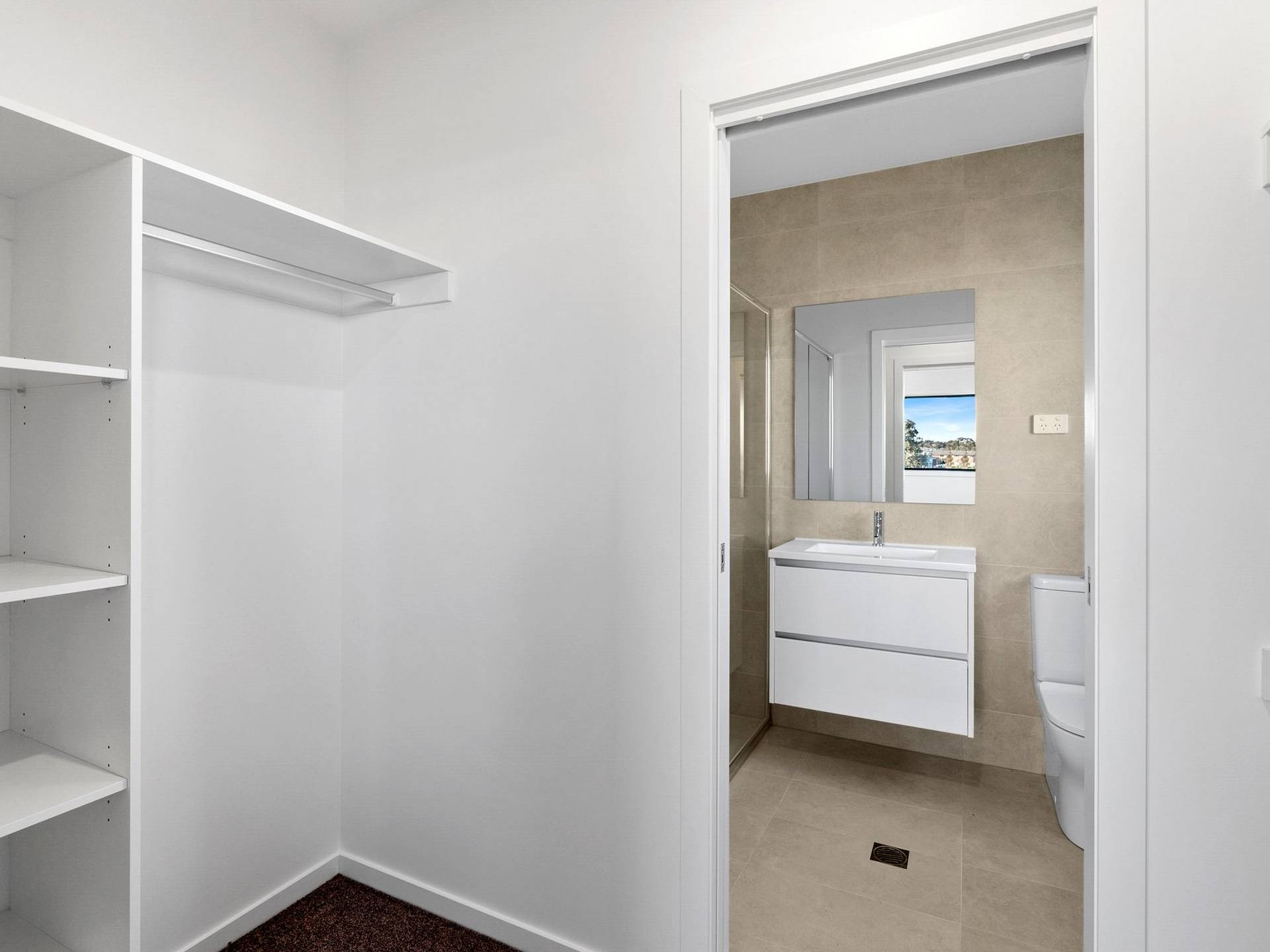 1/6 Grenfell Avenue, TAYLOR
