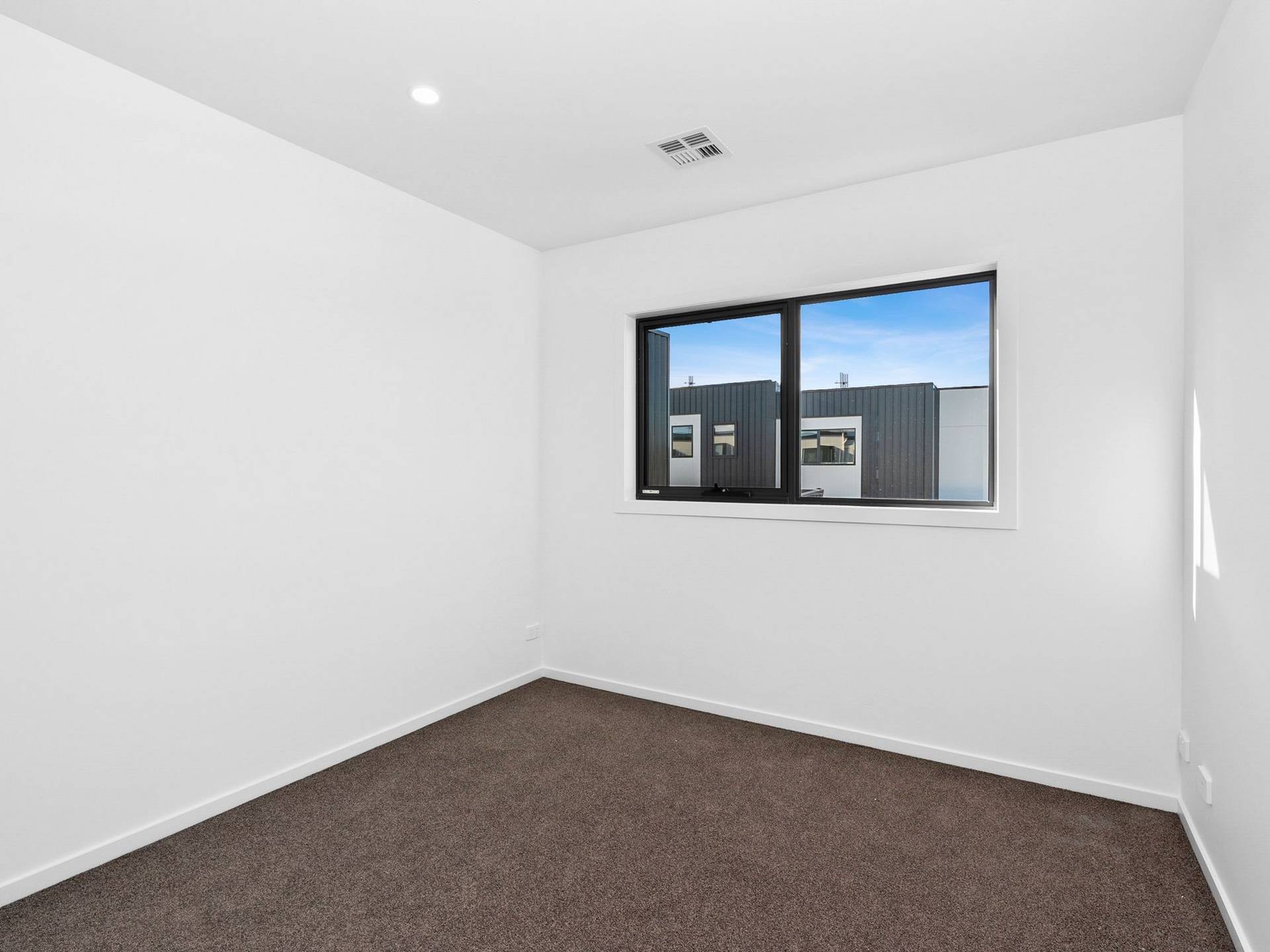 1/6 Grenfell Avenue, TAYLOR
