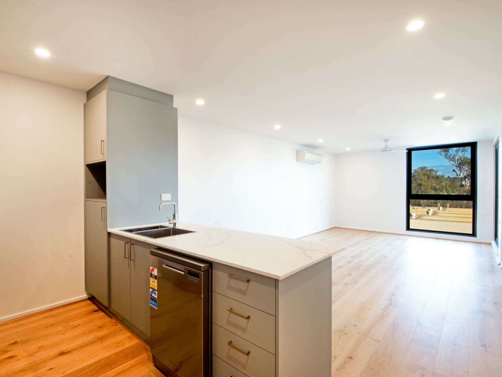 33/15 Bowman Street, MACQUARIE