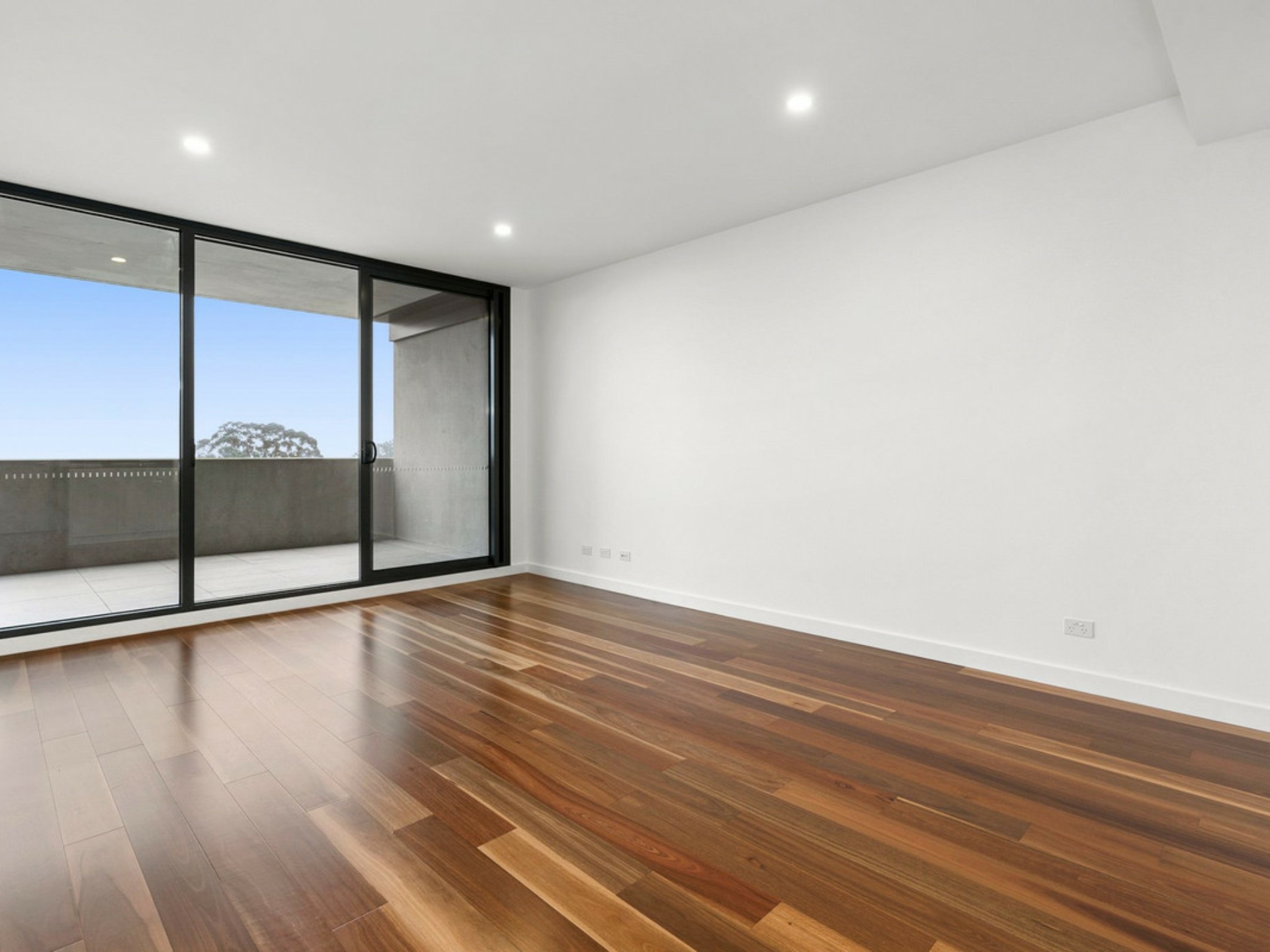 527/2 Anzac Park, CAMPBELL