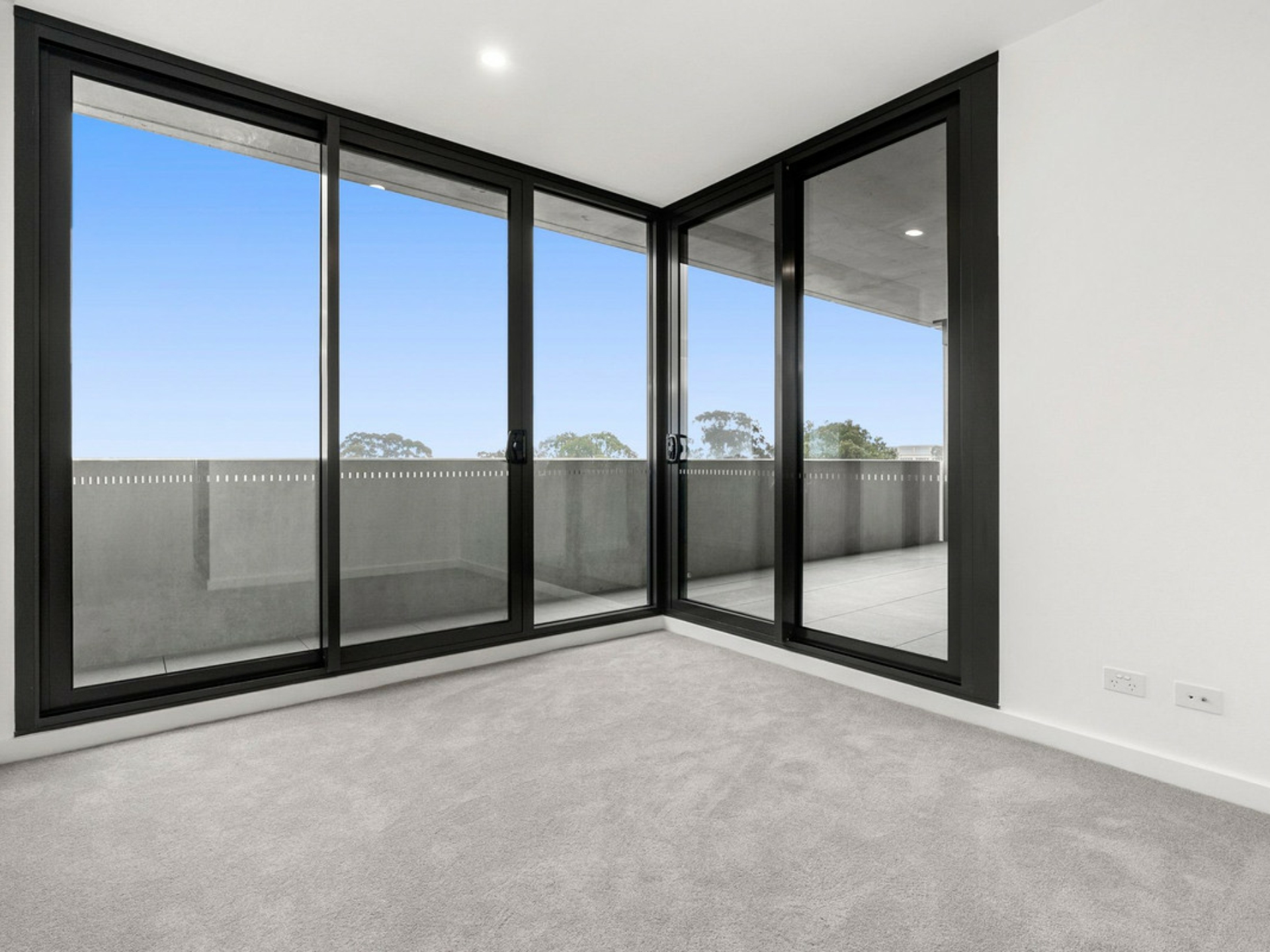527/2 Anzac Park, CAMPBELL