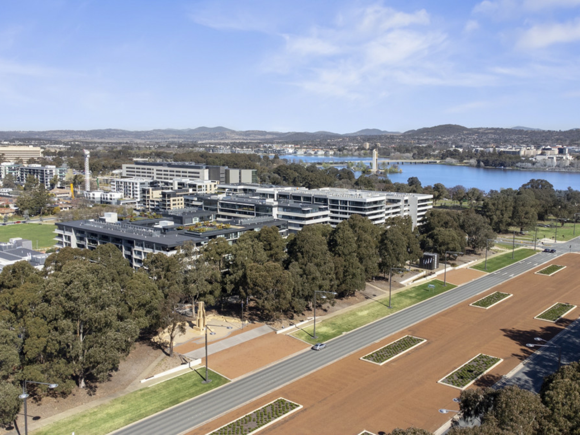 527/2 Anzac Park, CAMPBELL