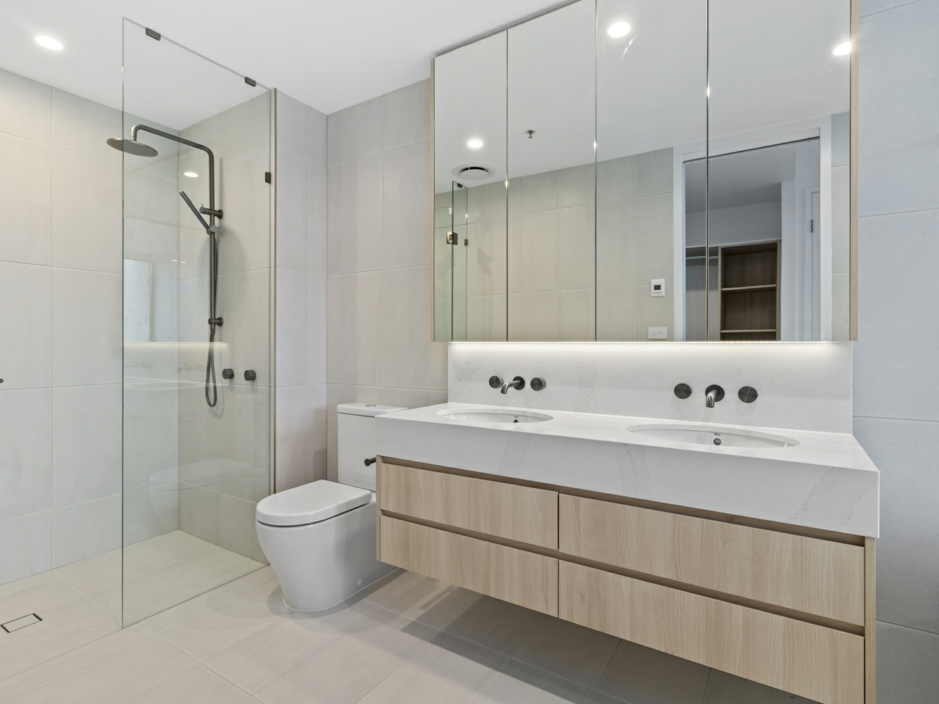 40/44 Constitution Avenue, CAMPBELL
