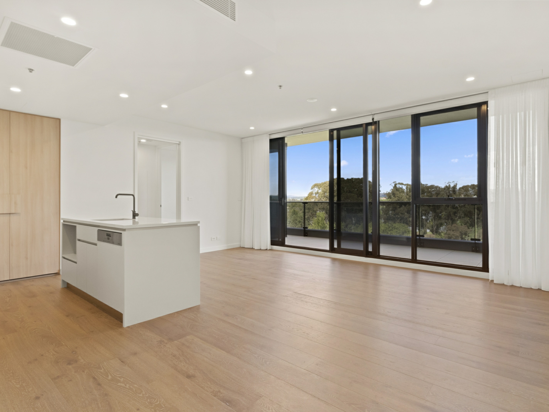 161/44 Constitution Avenue, CAMPBELL