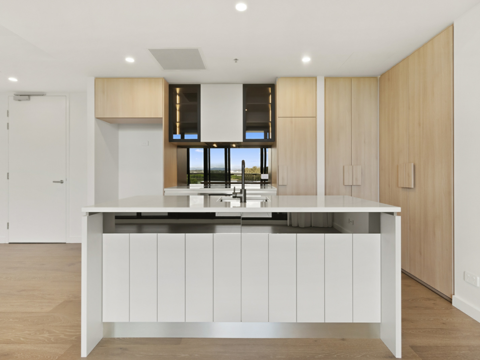 161/44 Constitution Avenue, CAMPBELL