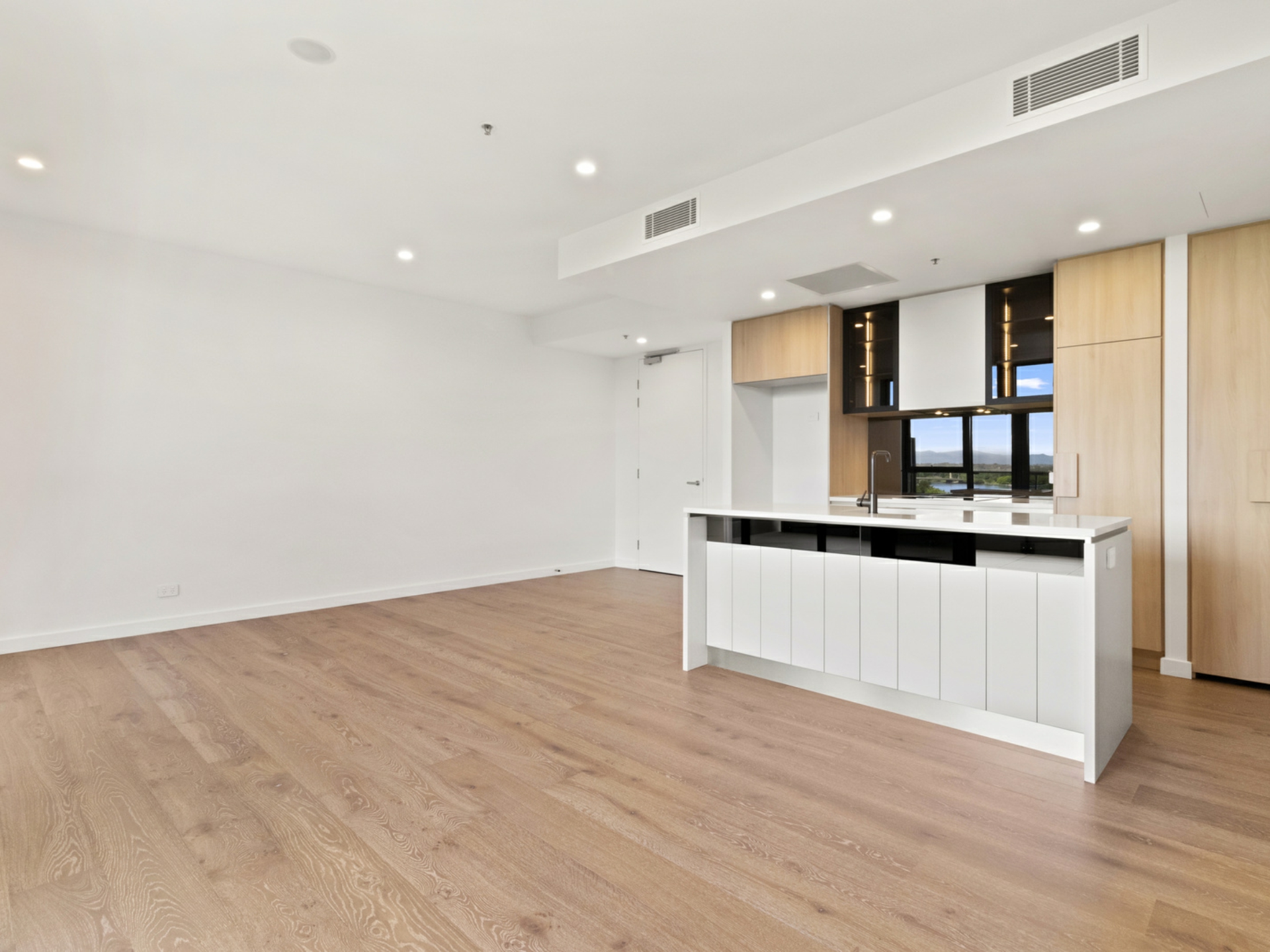 161/44 Constitution Avenue, CAMPBELL