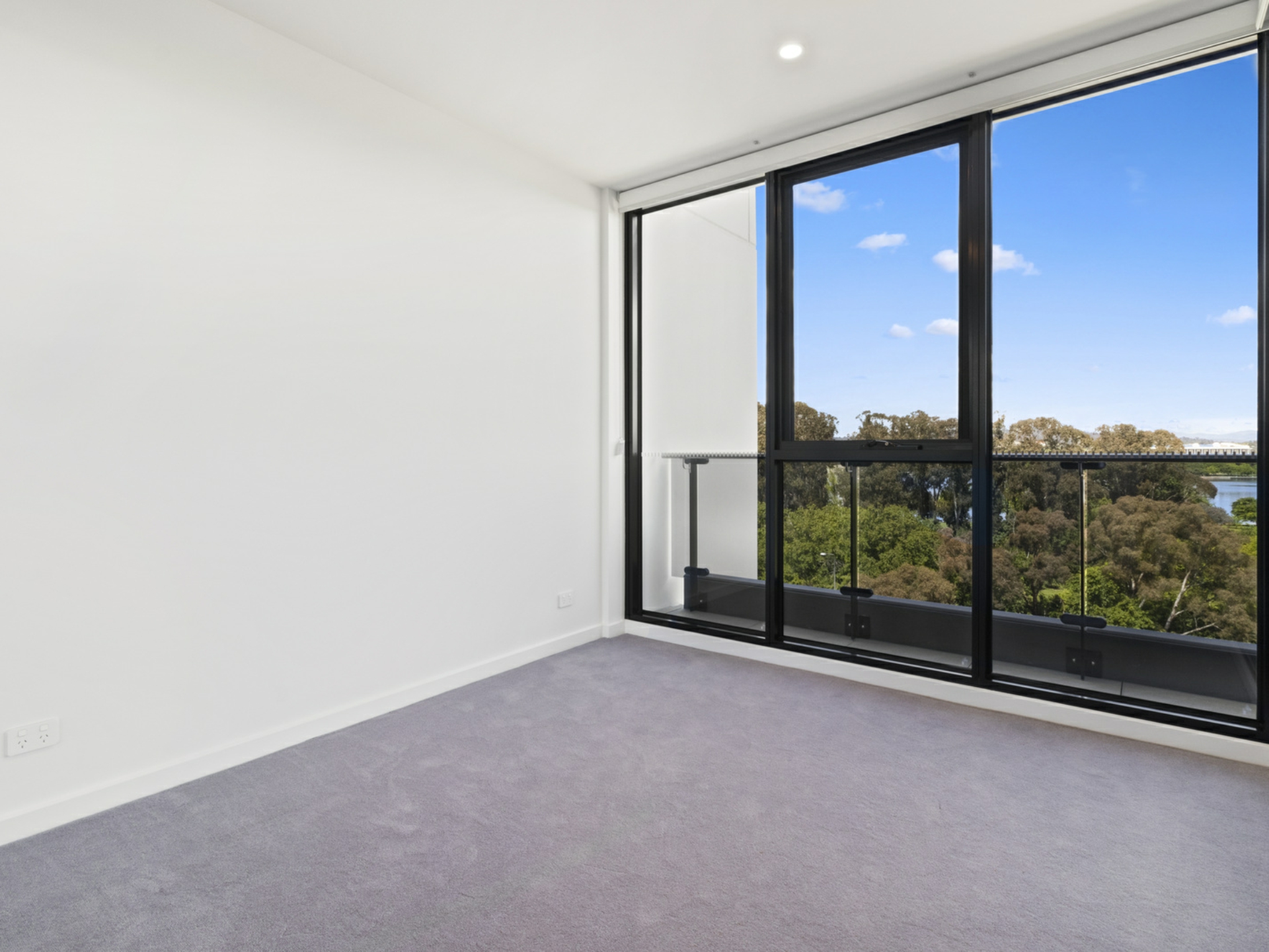 161/44 Constitution Avenue, CAMPBELL