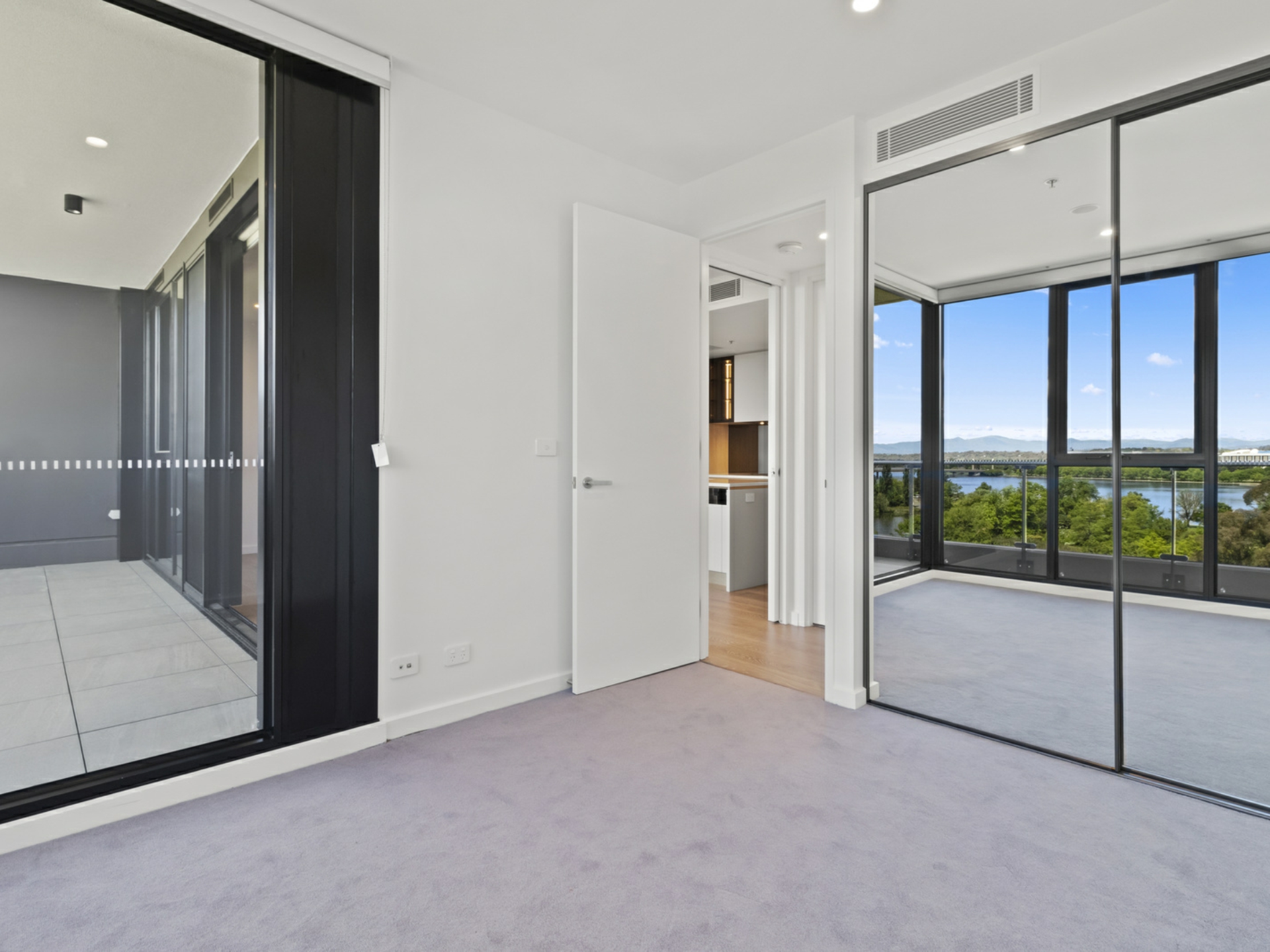 161/44 Constitution Avenue, CAMPBELL