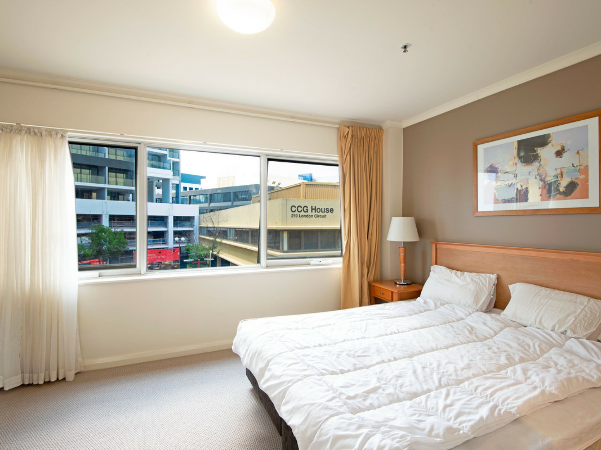 220/2 Akuna Street, CITY