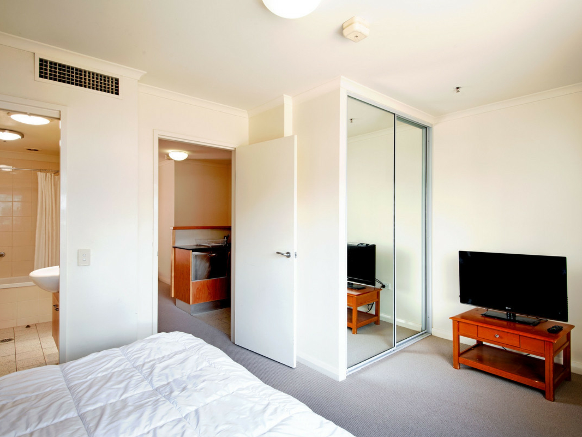 220/2 Akuna Street, CITY