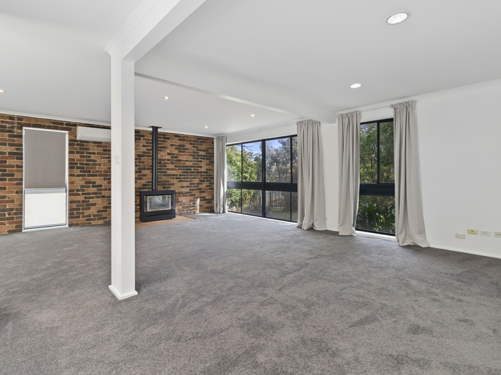 9 Hair Place, KAMBAH
