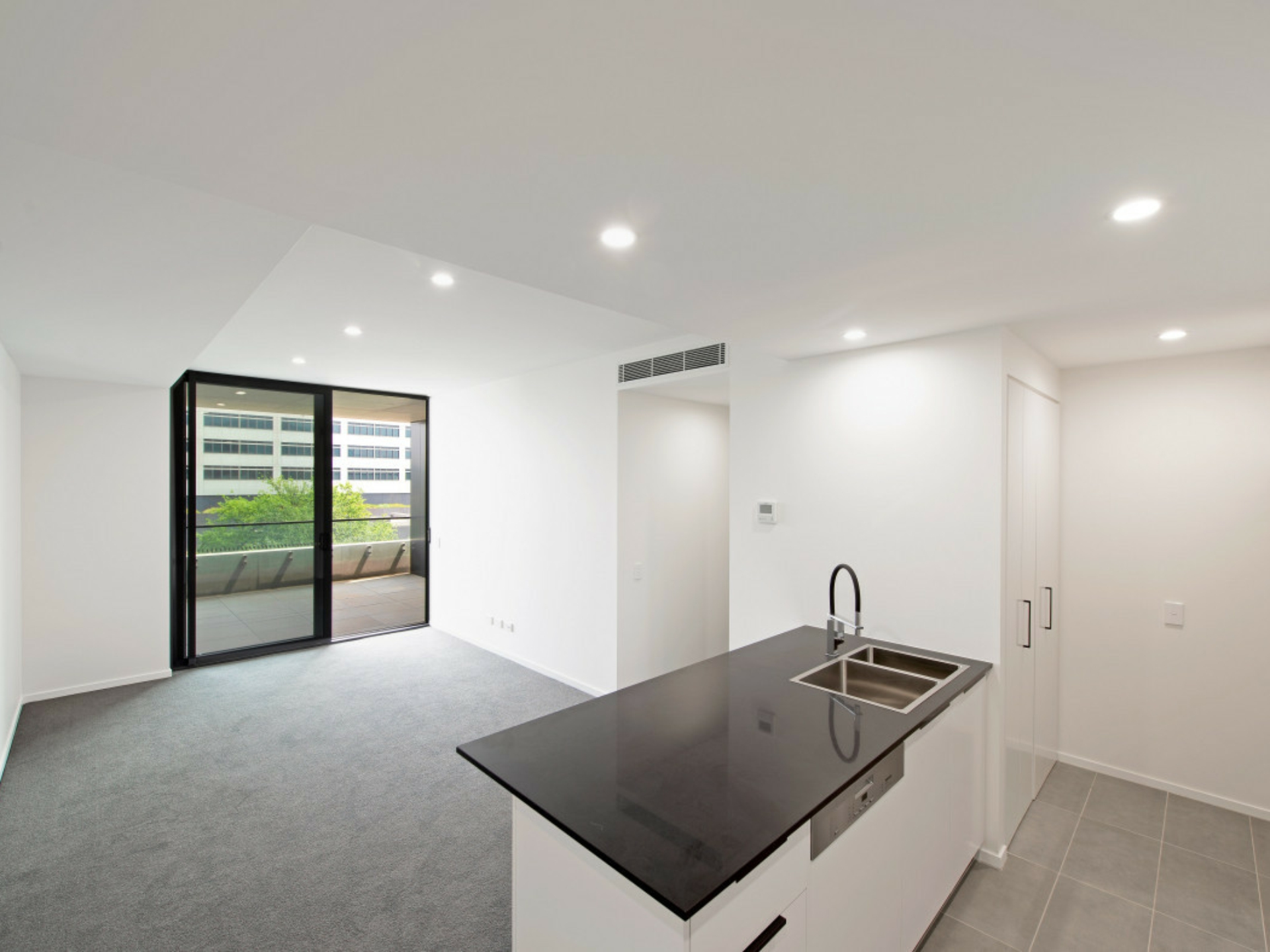 48/81 Constitution Avenue, CAMPBELL