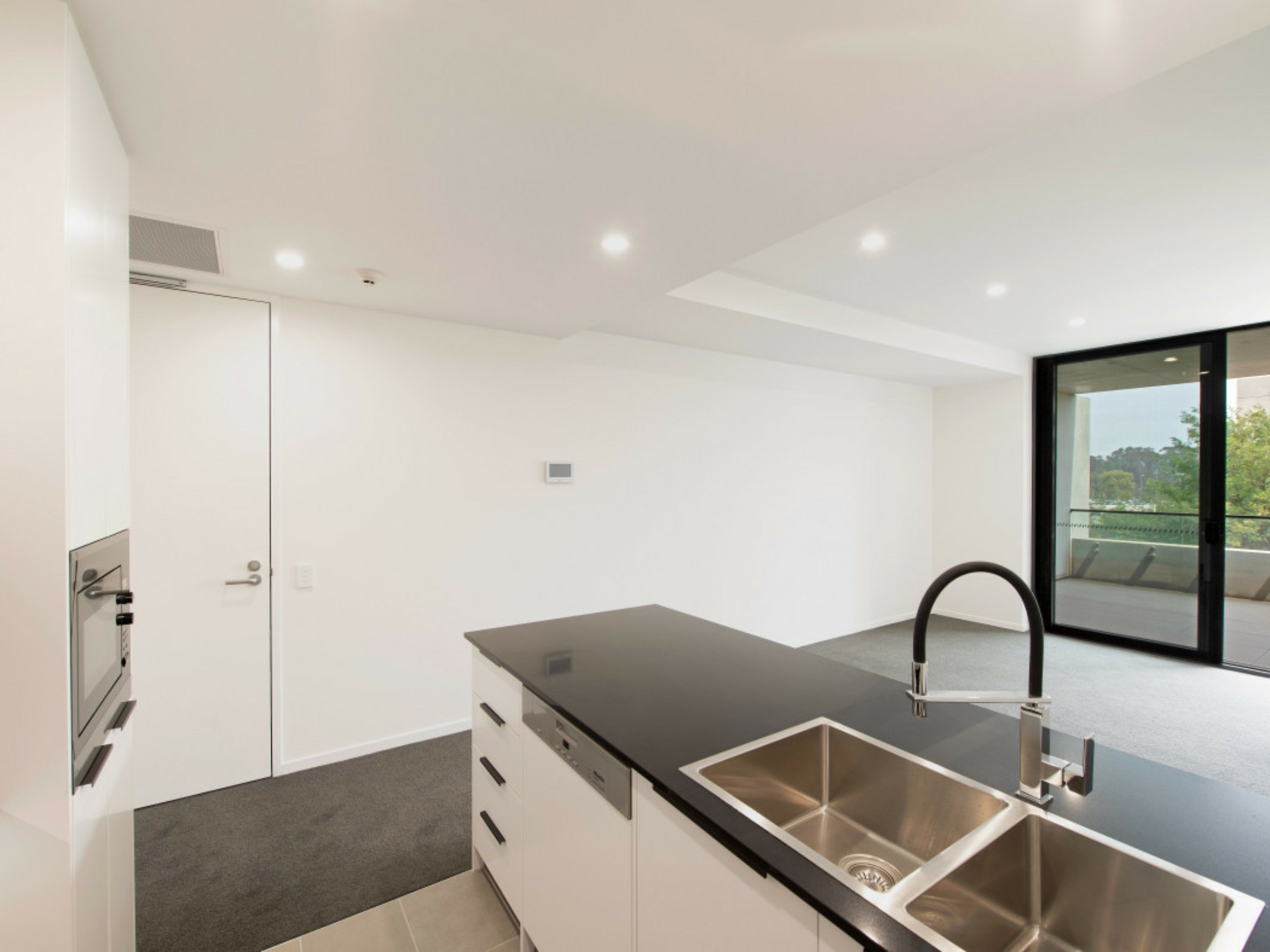 48/81 Constitution Avenue, CAMPBELL