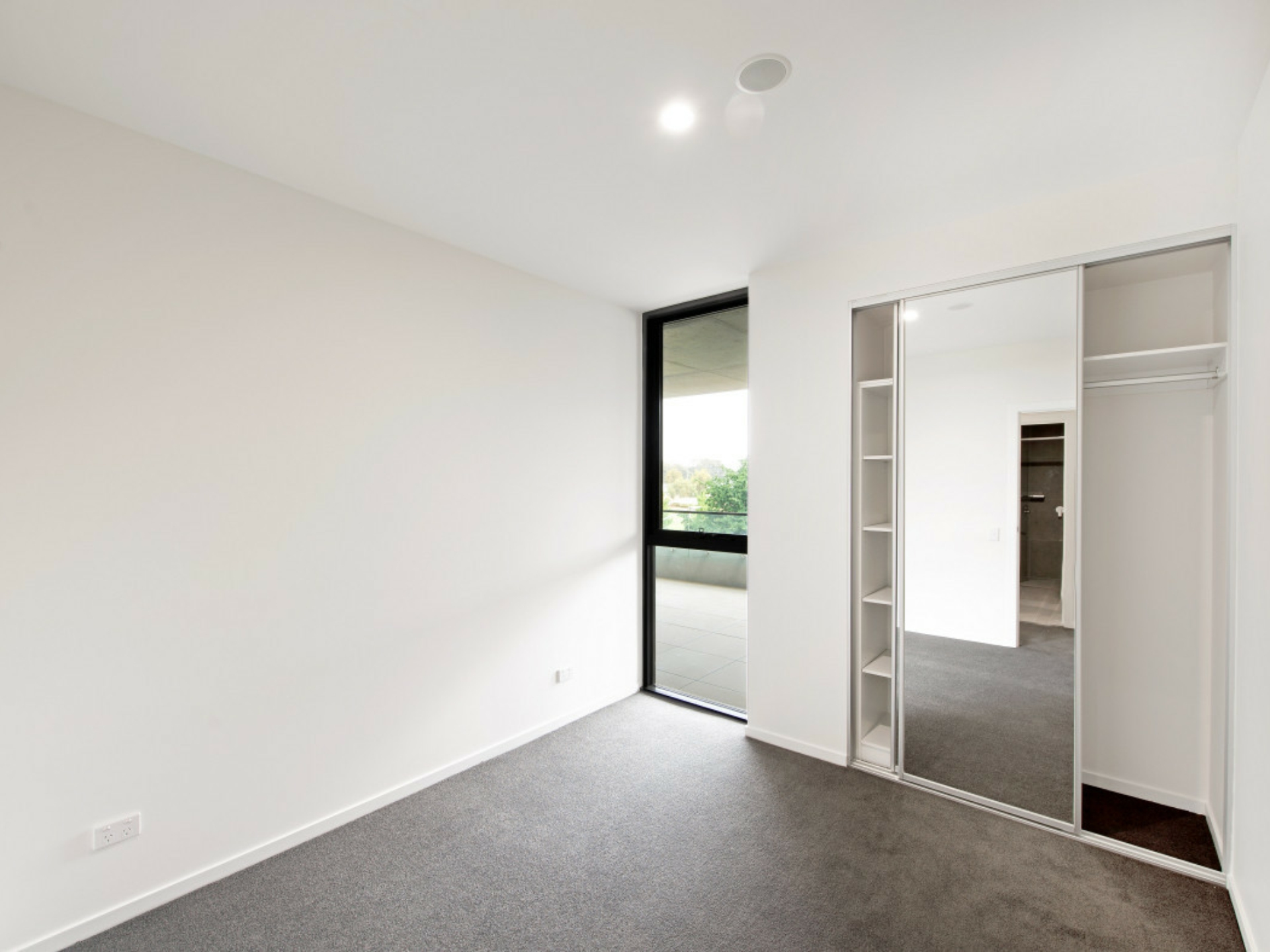 48/81 Constitution Avenue, CAMPBELL