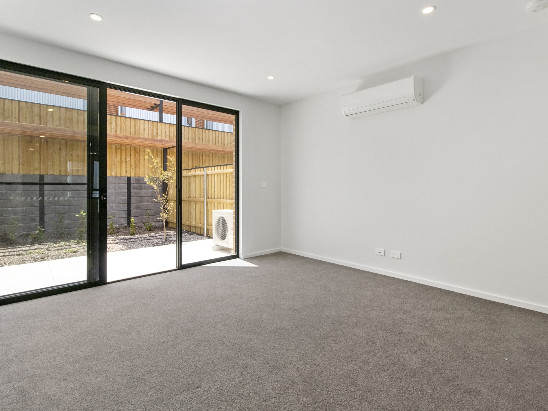 123/2 Woodberry Avenue, COOMBS