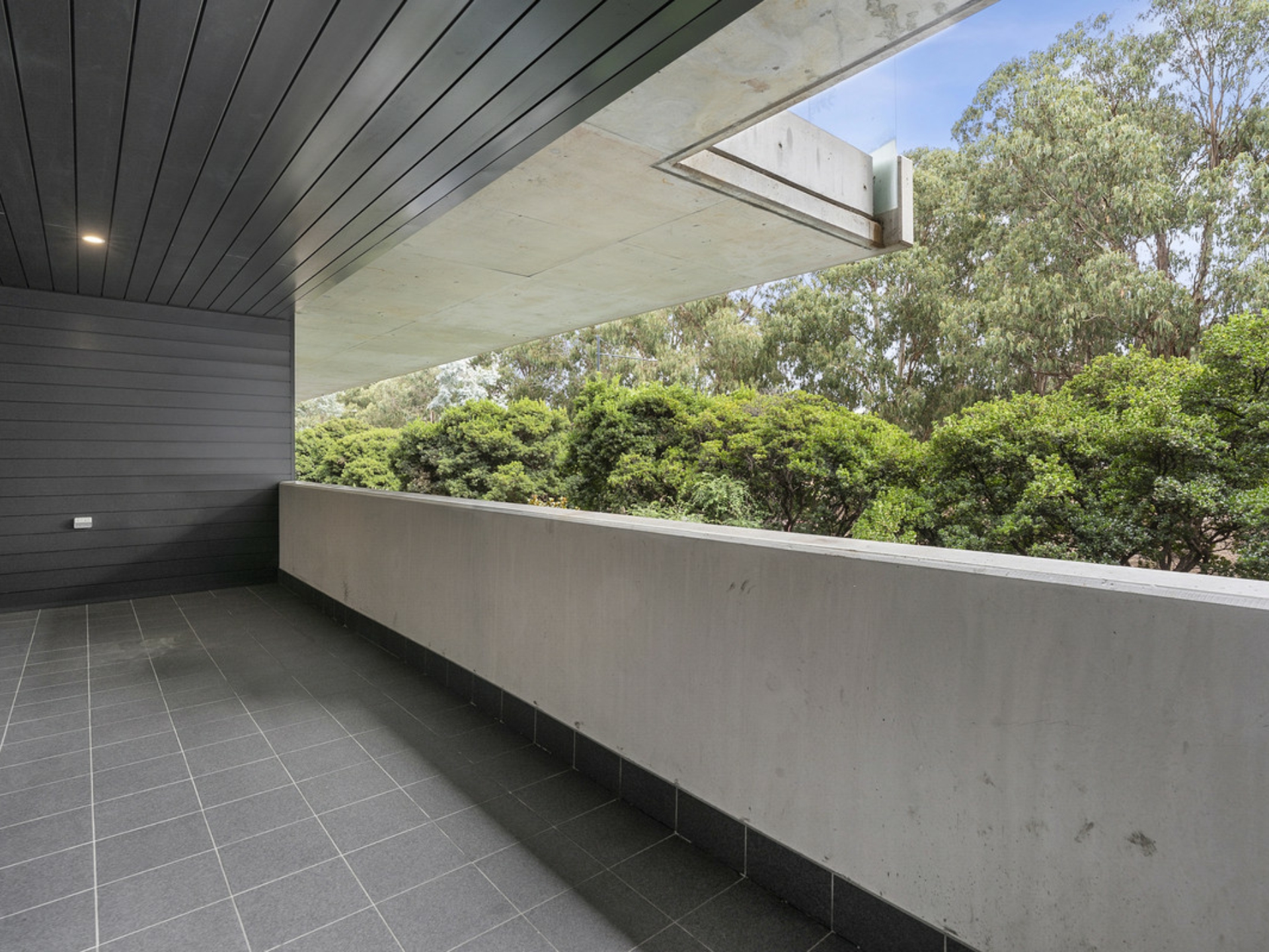 18/26 Anzac Park, CAMPBELL