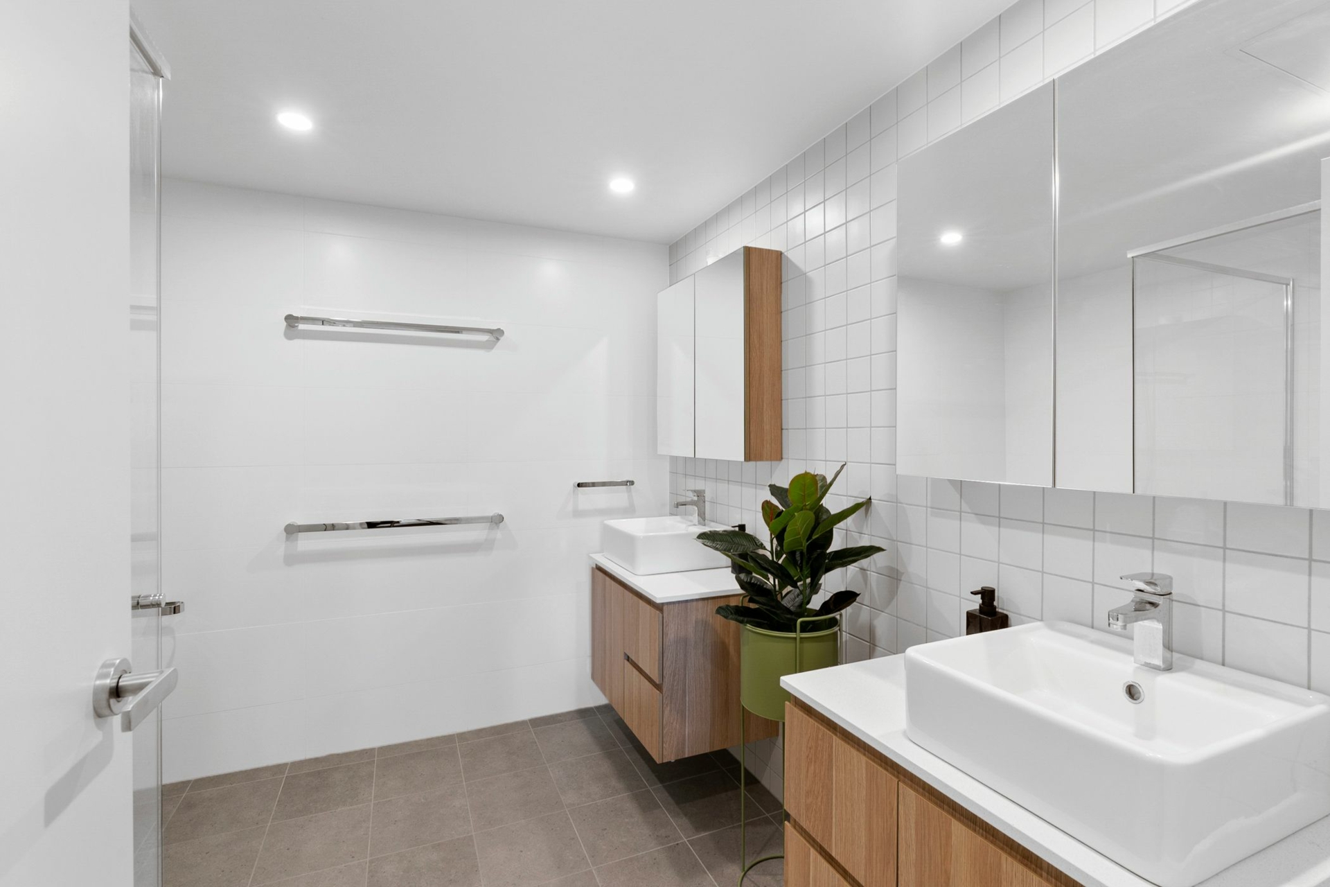 11/2 Torrens Street, BRADDON