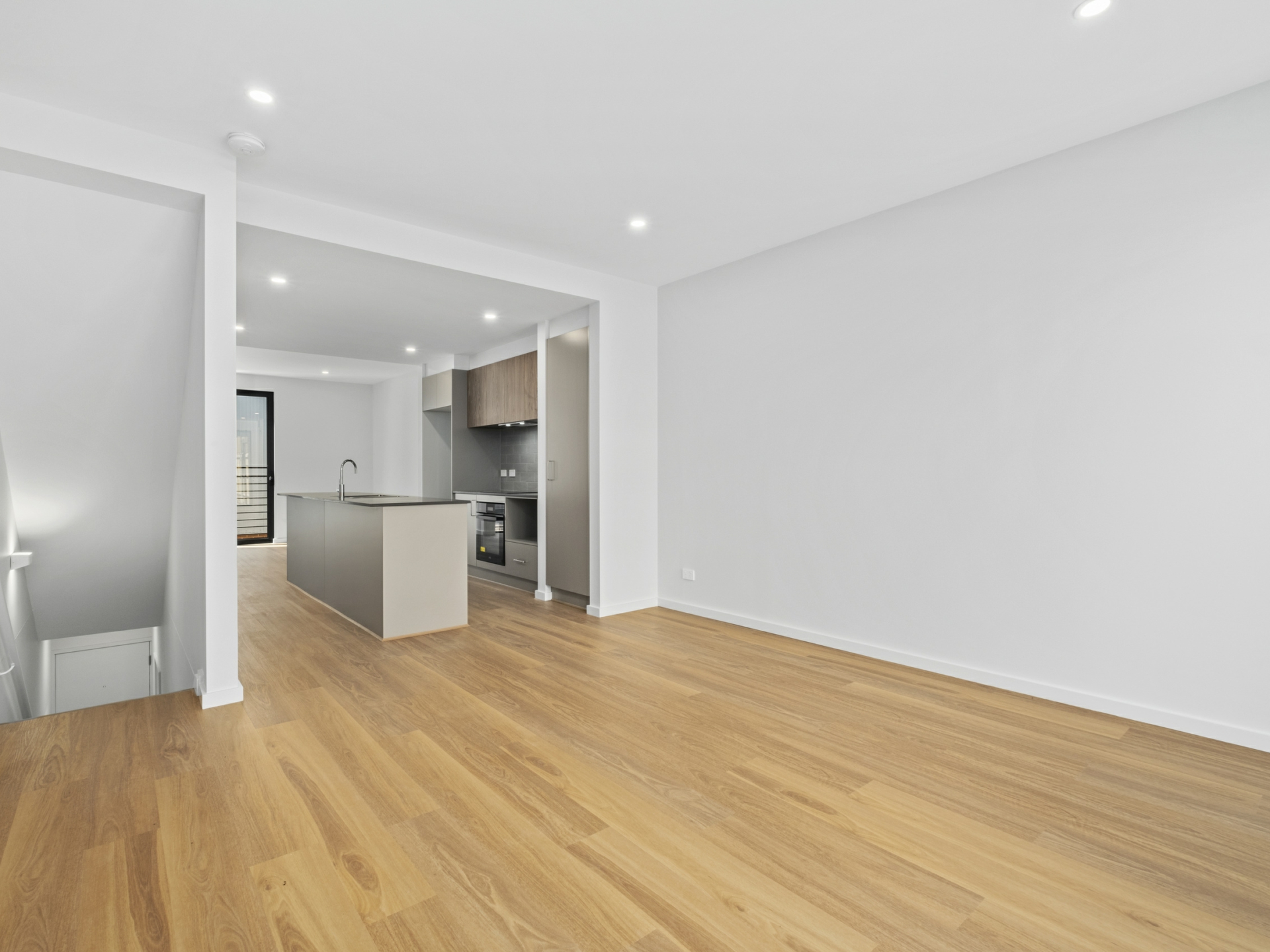 104/2 Woodberry Avenue, COOMBS