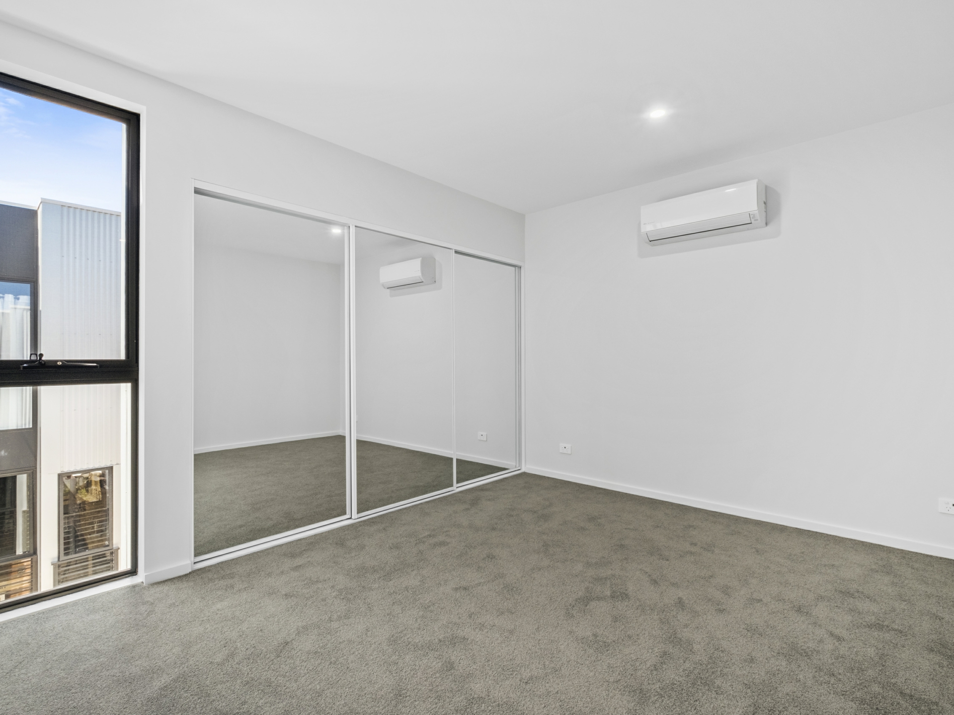104/2 Woodberry Avenue, COOMBS
