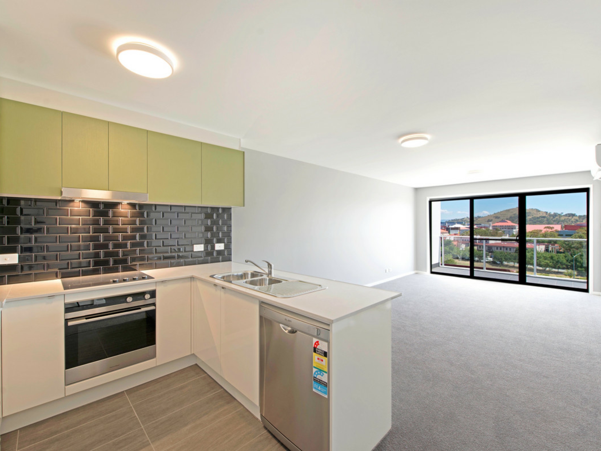 193/8 Limburg Way, GREENWAY