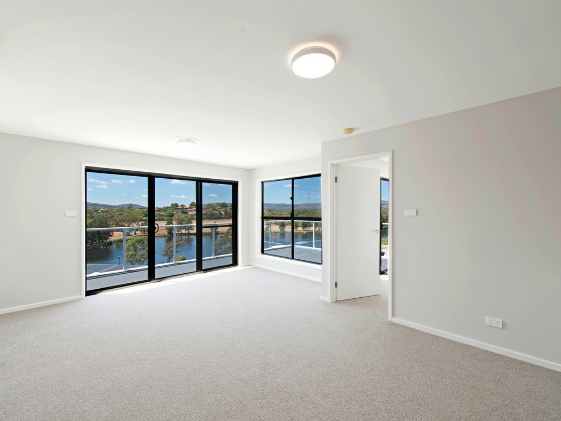 270/12 Limburg Way, GREENWAY