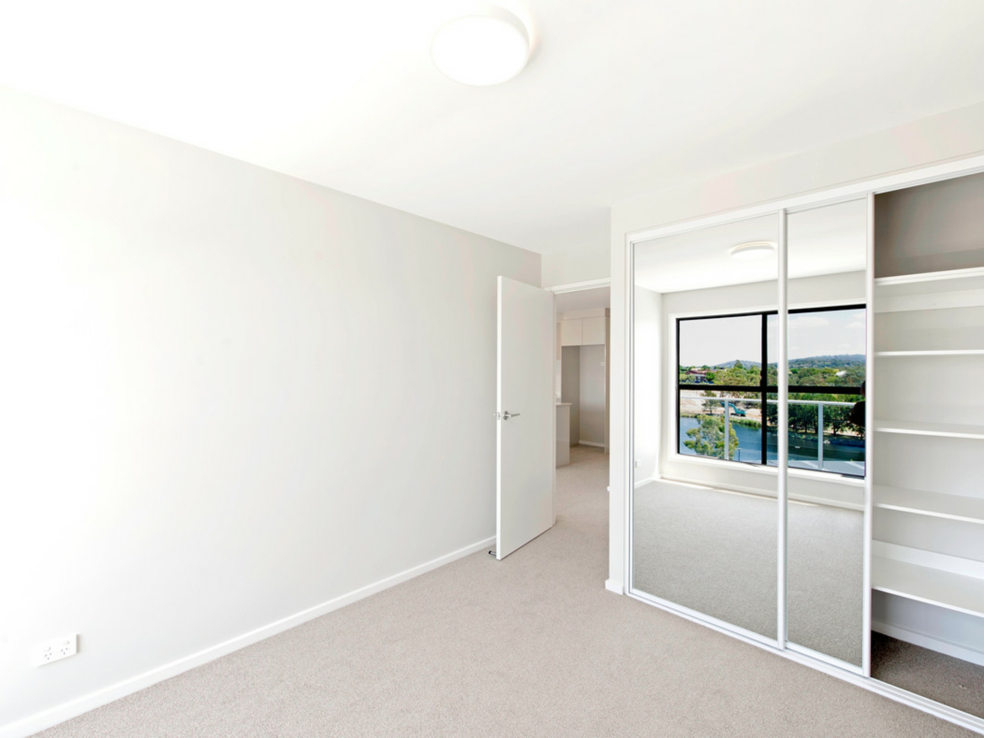 270/12 Limburg Way, GREENWAY