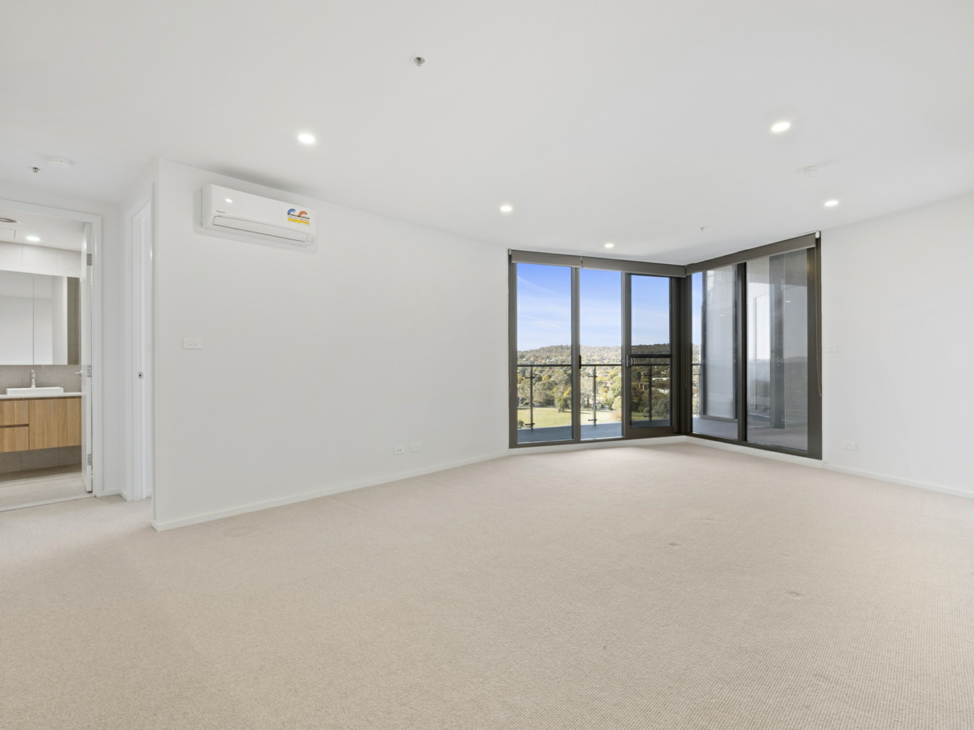 250/15 Irving Street, PHILLIP