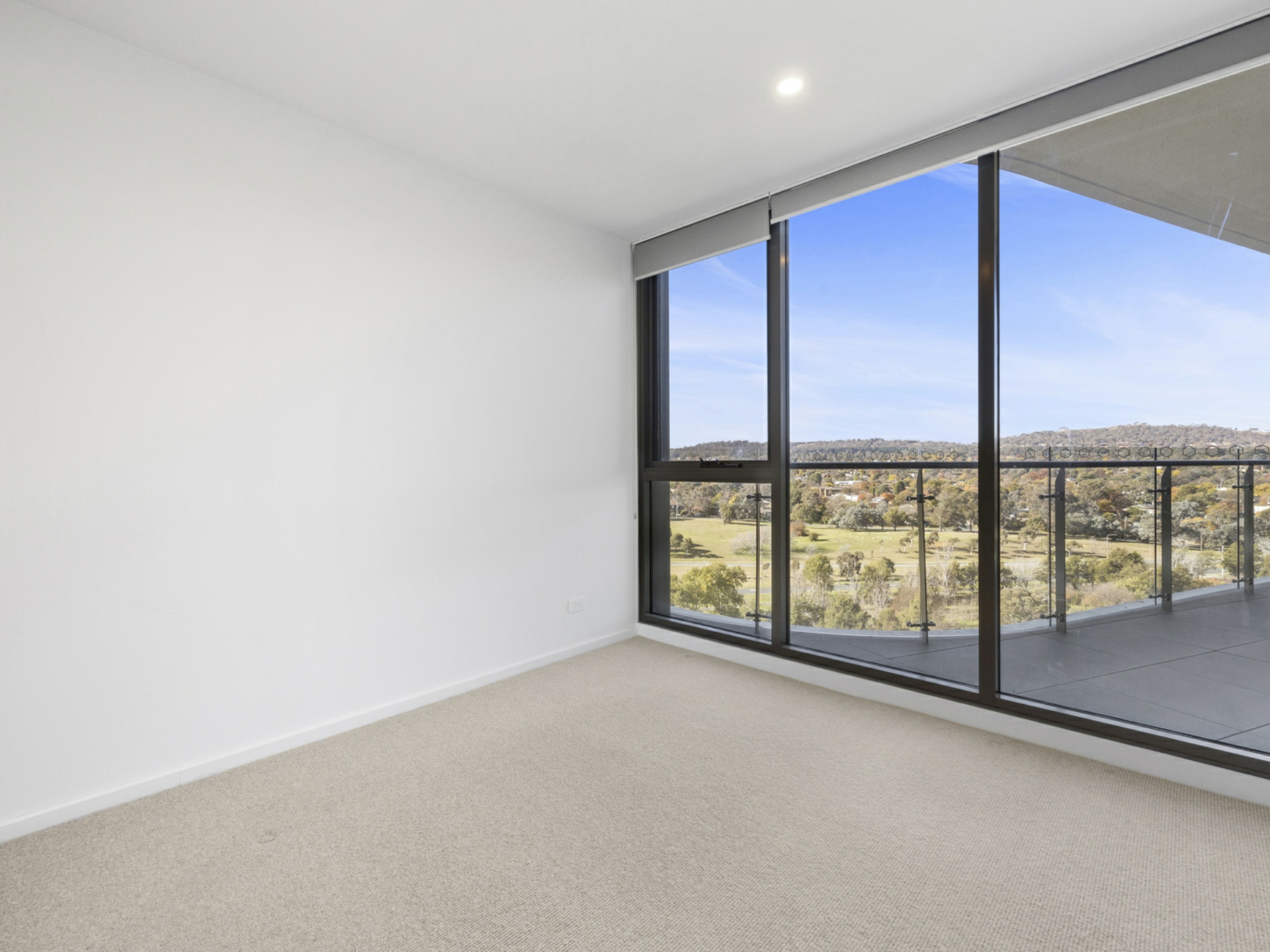 250/15 Irving Street, PHILLIP