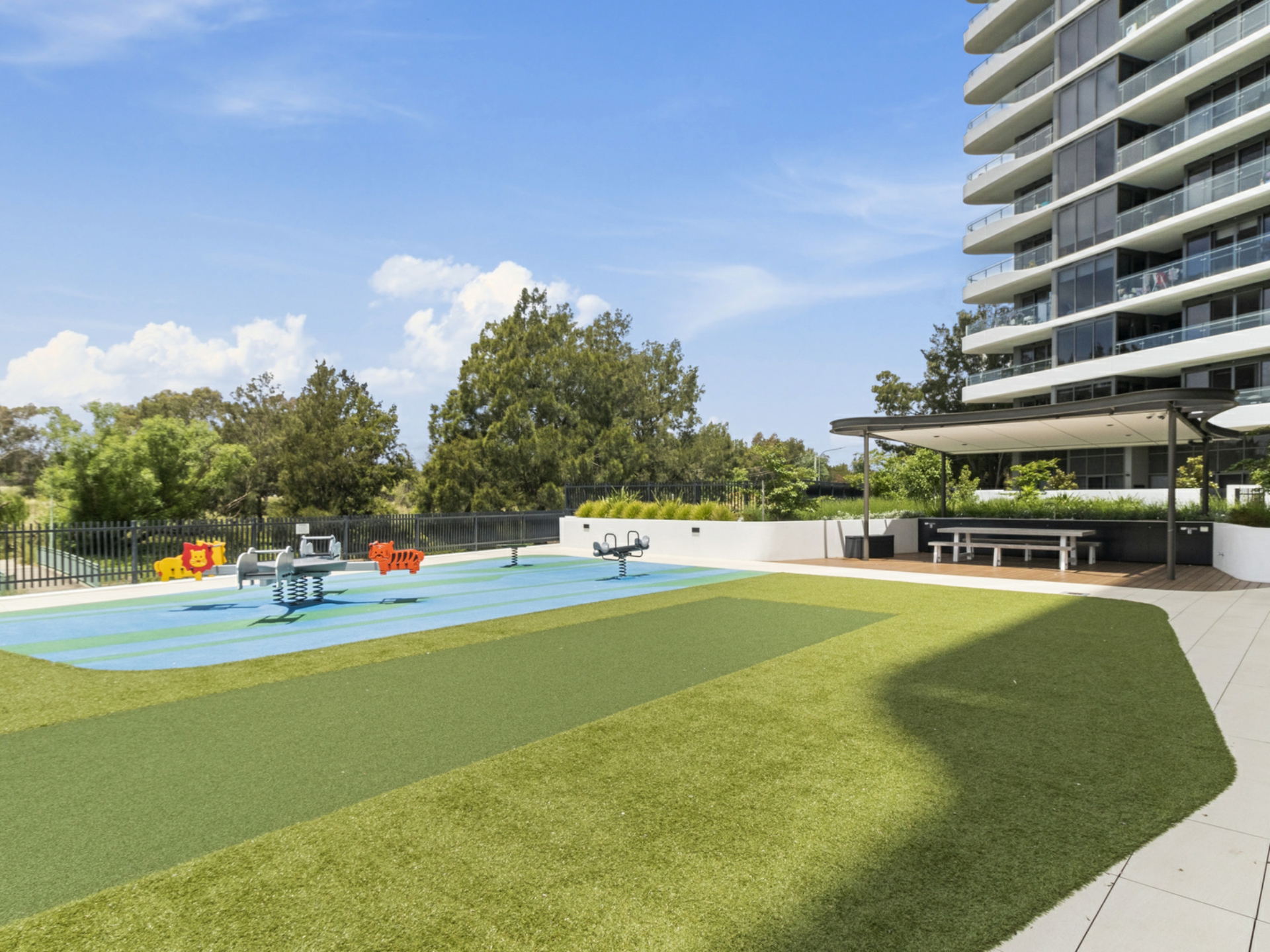 250/15 Irving Street, PHILLIP