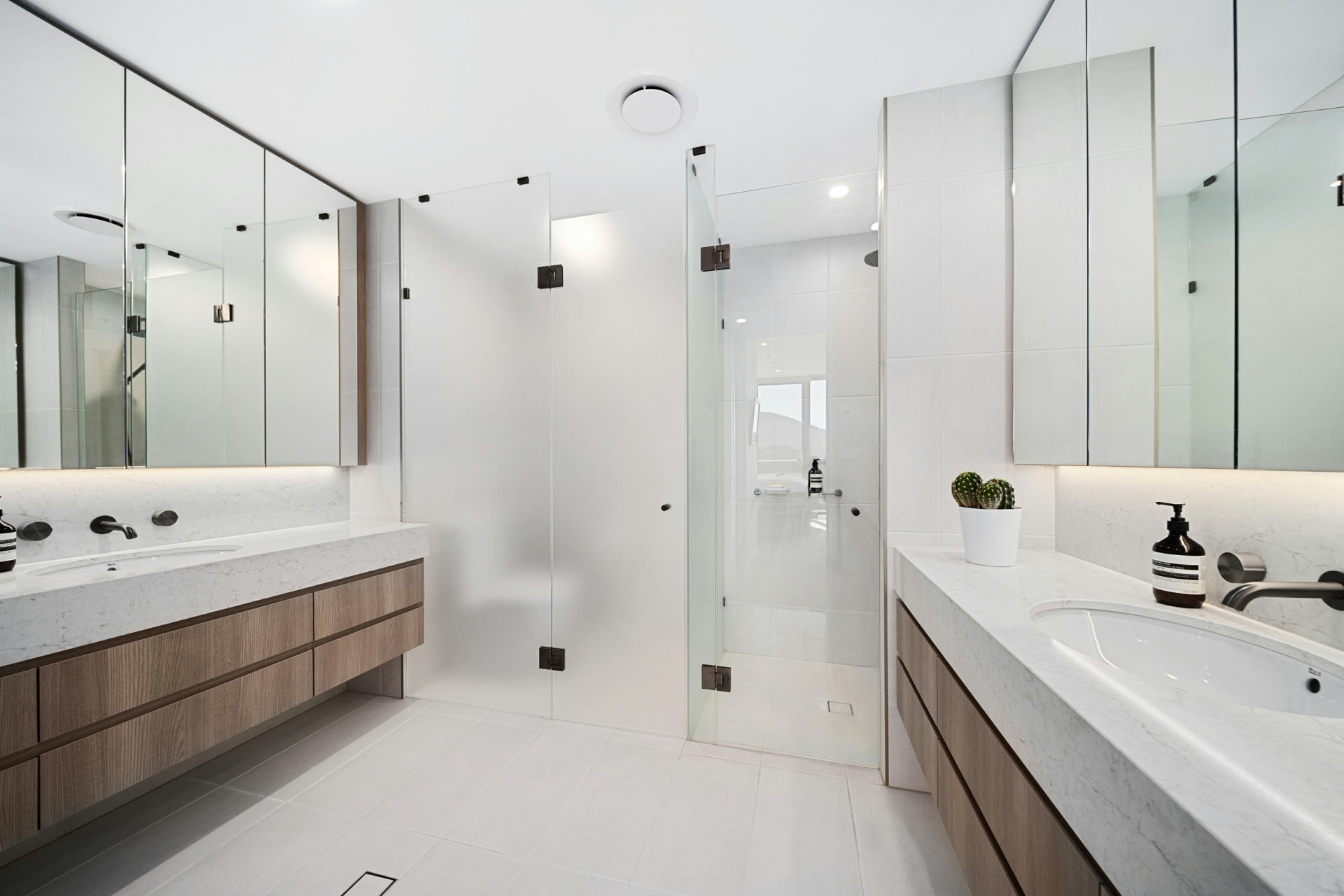 77/44 Constitution Avenue, CAMPBELL