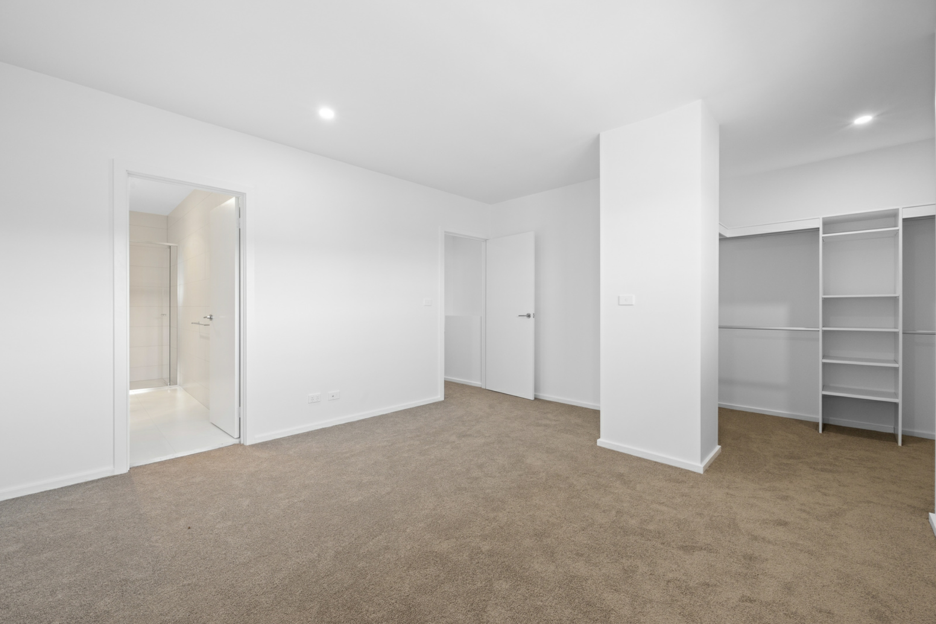 53/172 John Gorton Drive, COOMBS