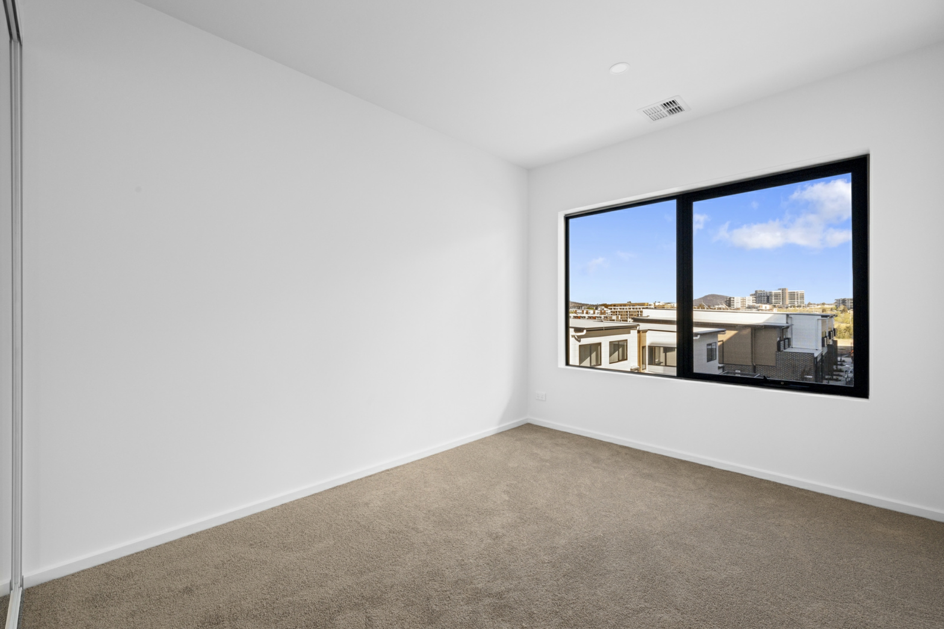 53/172 John Gorton Drive, COOMBS