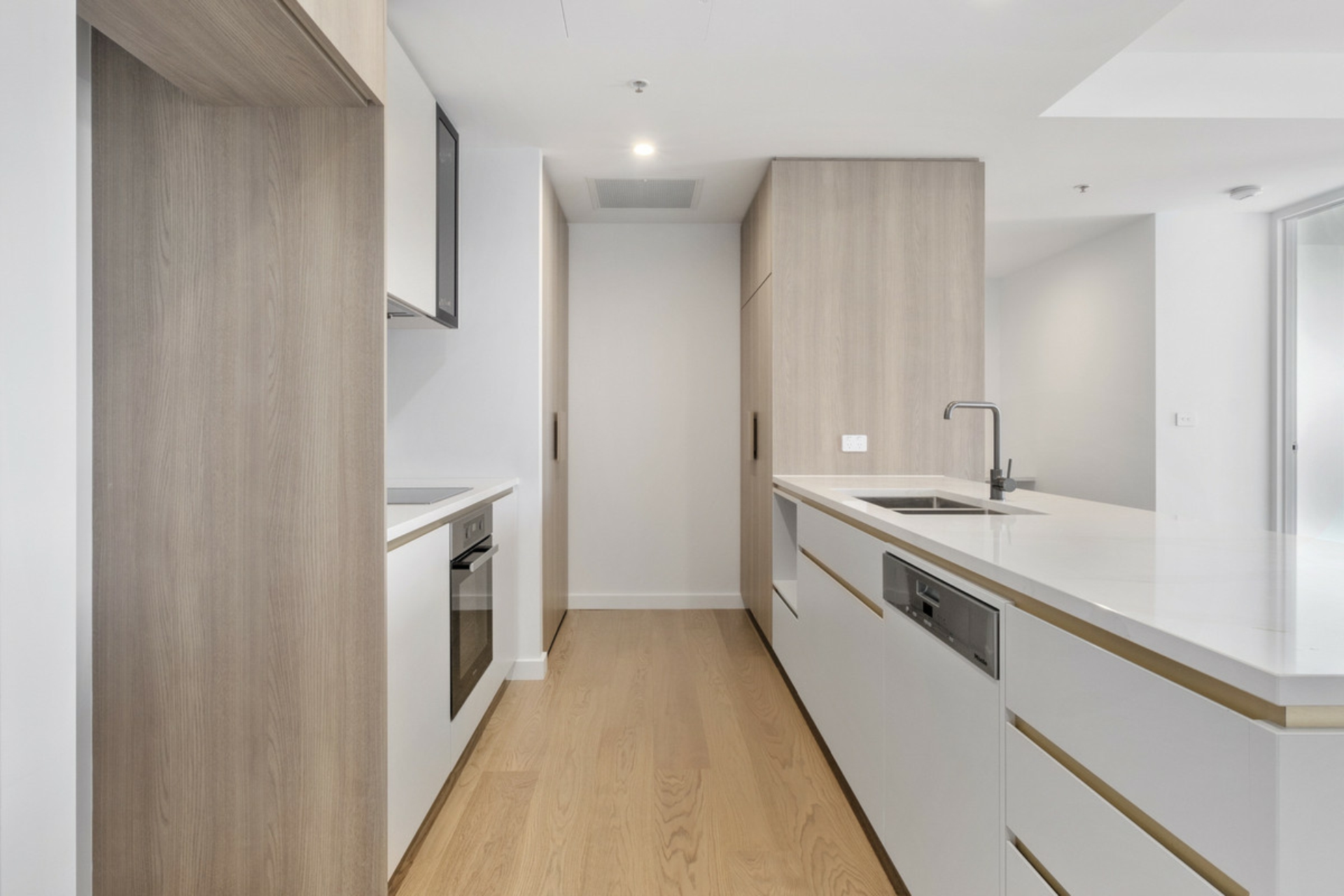 232/44 Constitution Avenue, CAMPBELL