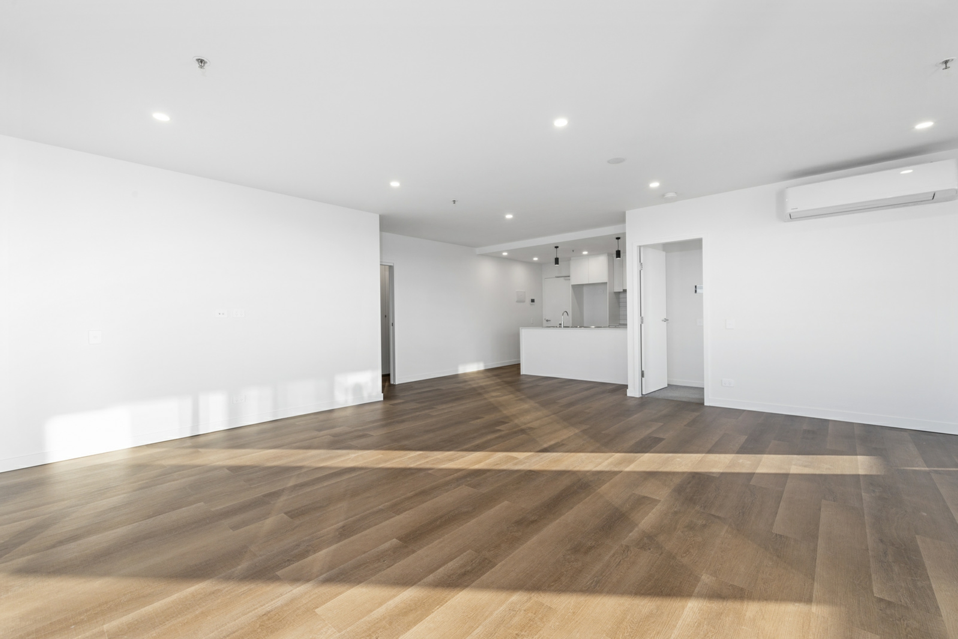 305/76 Steve Irwin Avenue, WRIGHT