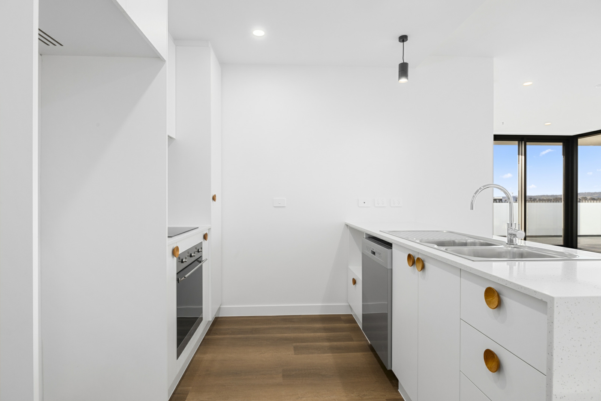 305/76 Steve Irwin Avenue, WRIGHT