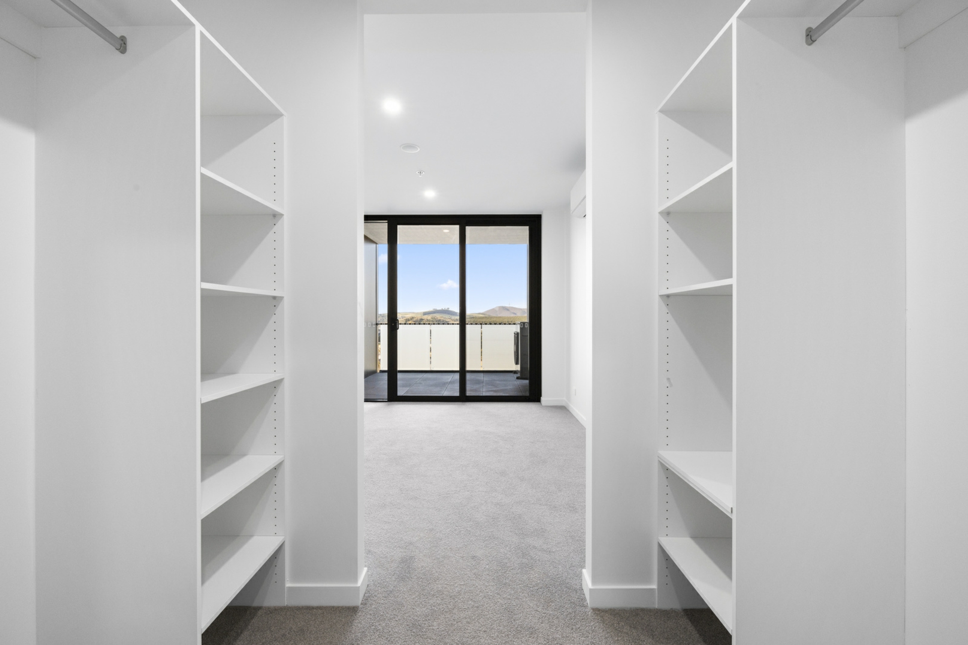 305/76 Steve Irwin Avenue, WRIGHT