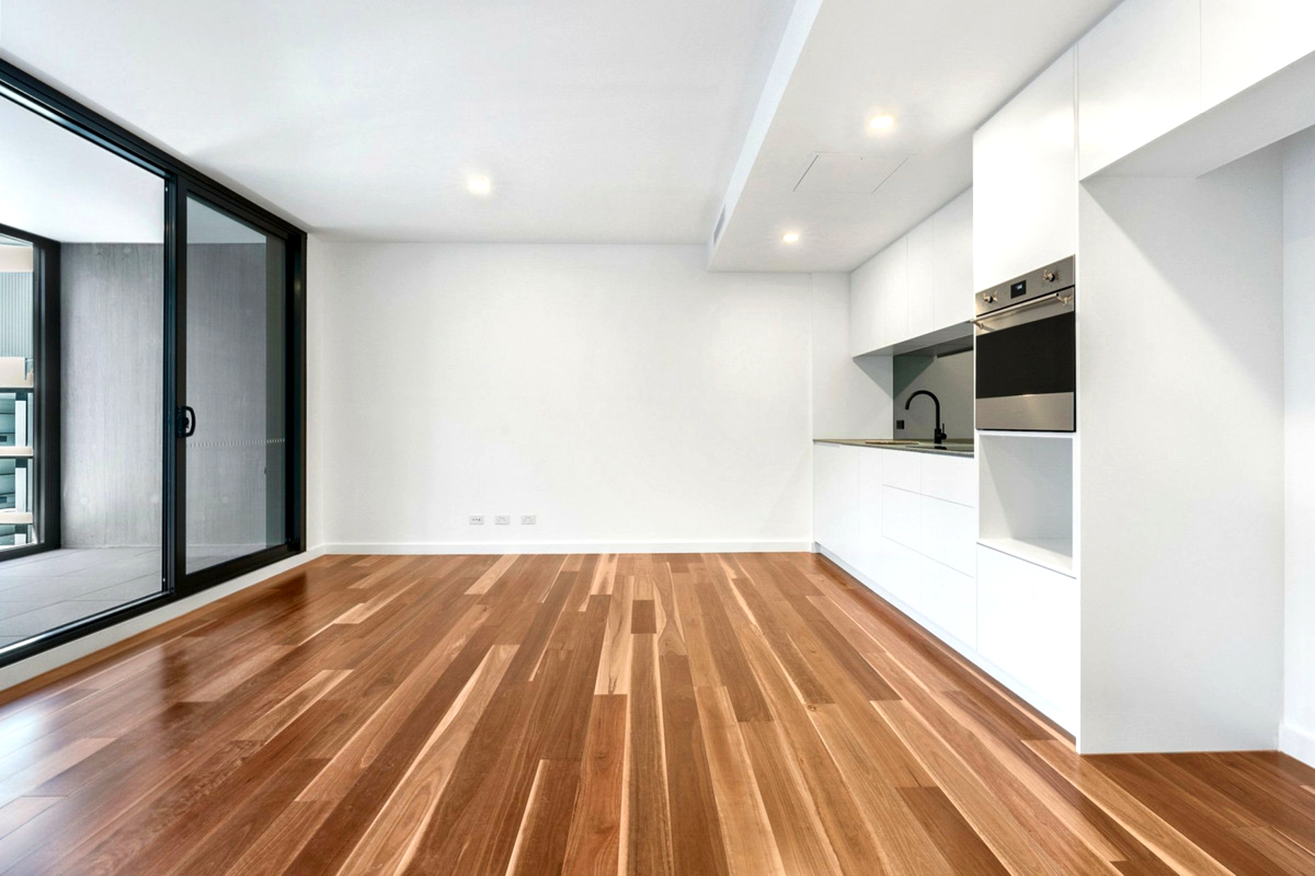 525/2 Anzac Park, CAMPBELL