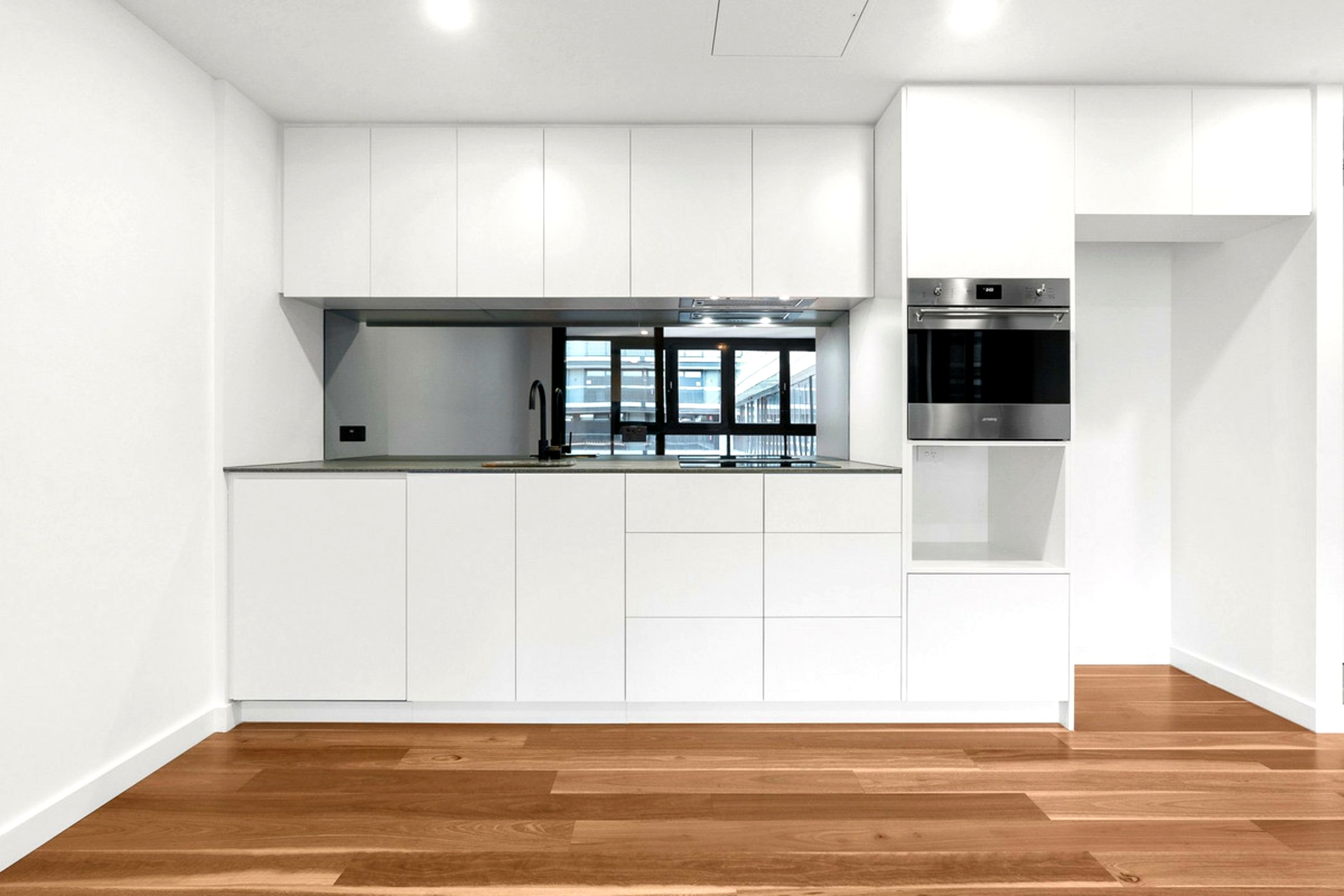 525/2 Anzac Park, CAMPBELL
