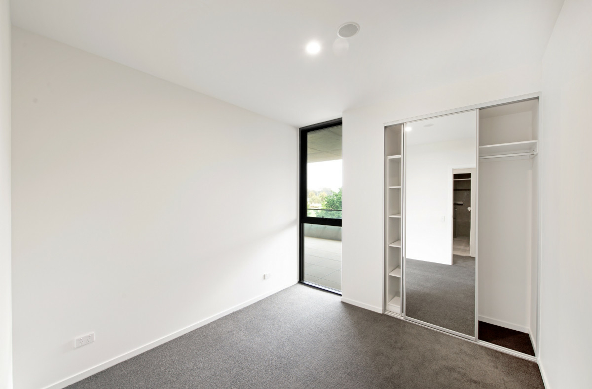 48/81 Constitution Avenue, CAMPBELL