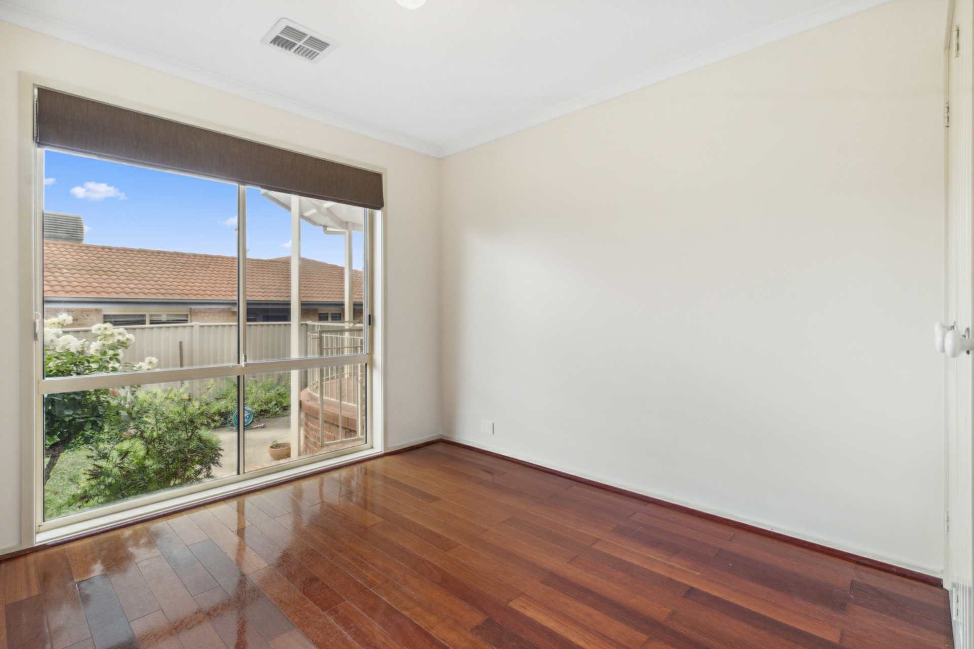 12 Cottam Place, NICHOLLS