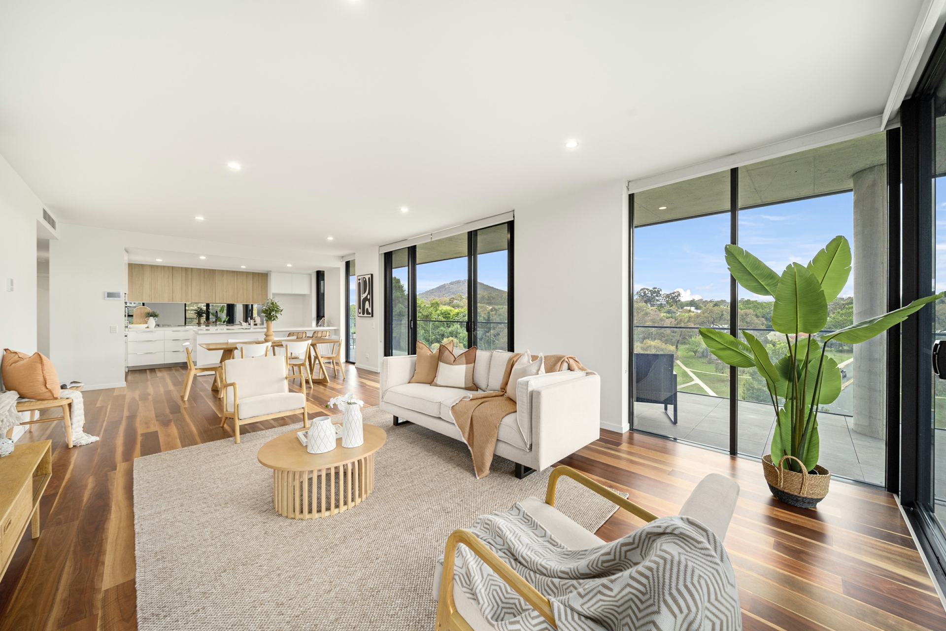 114/81 Constitution Avenue, CAMPBELL