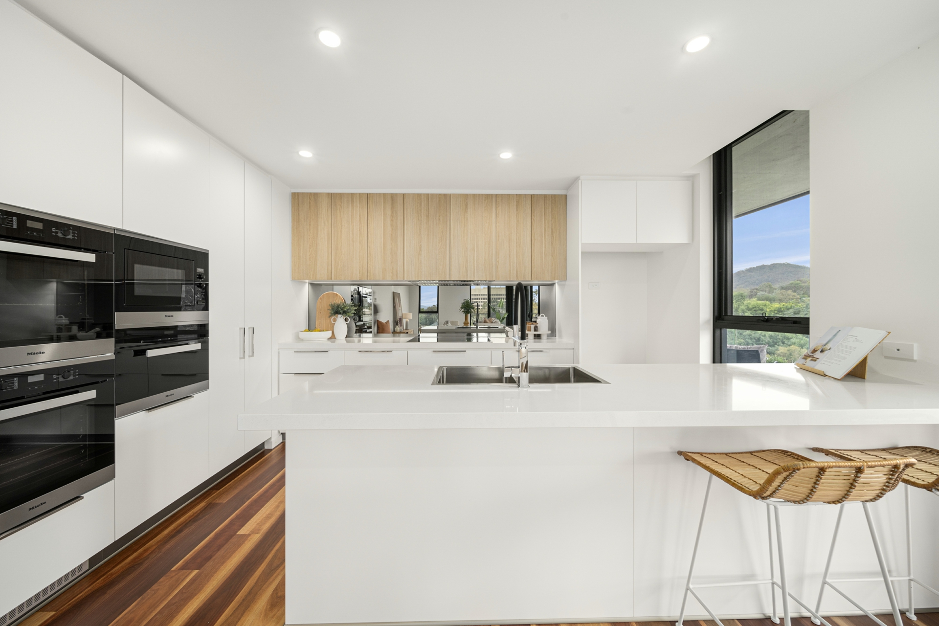 114/81 Constitution Avenue, CAMPBELL
