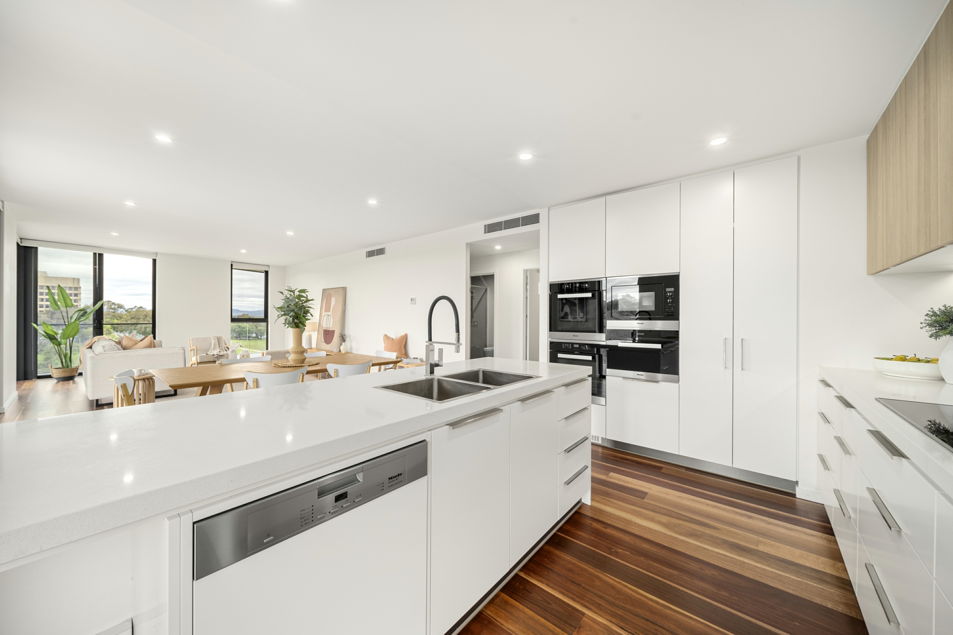114/81 Constitution Avenue, CAMPBELL
