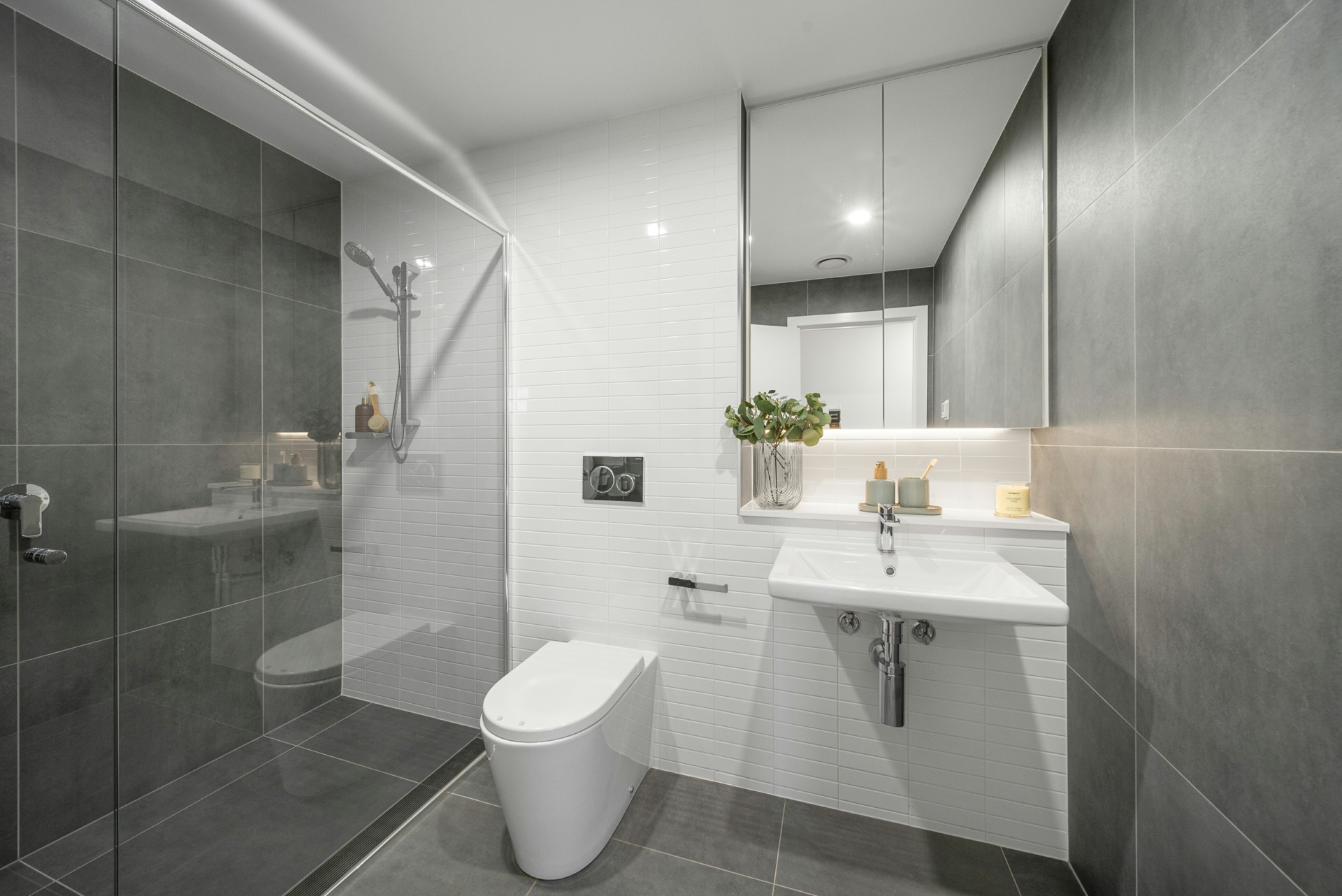 114/81 Constitution Avenue, CAMPBELL