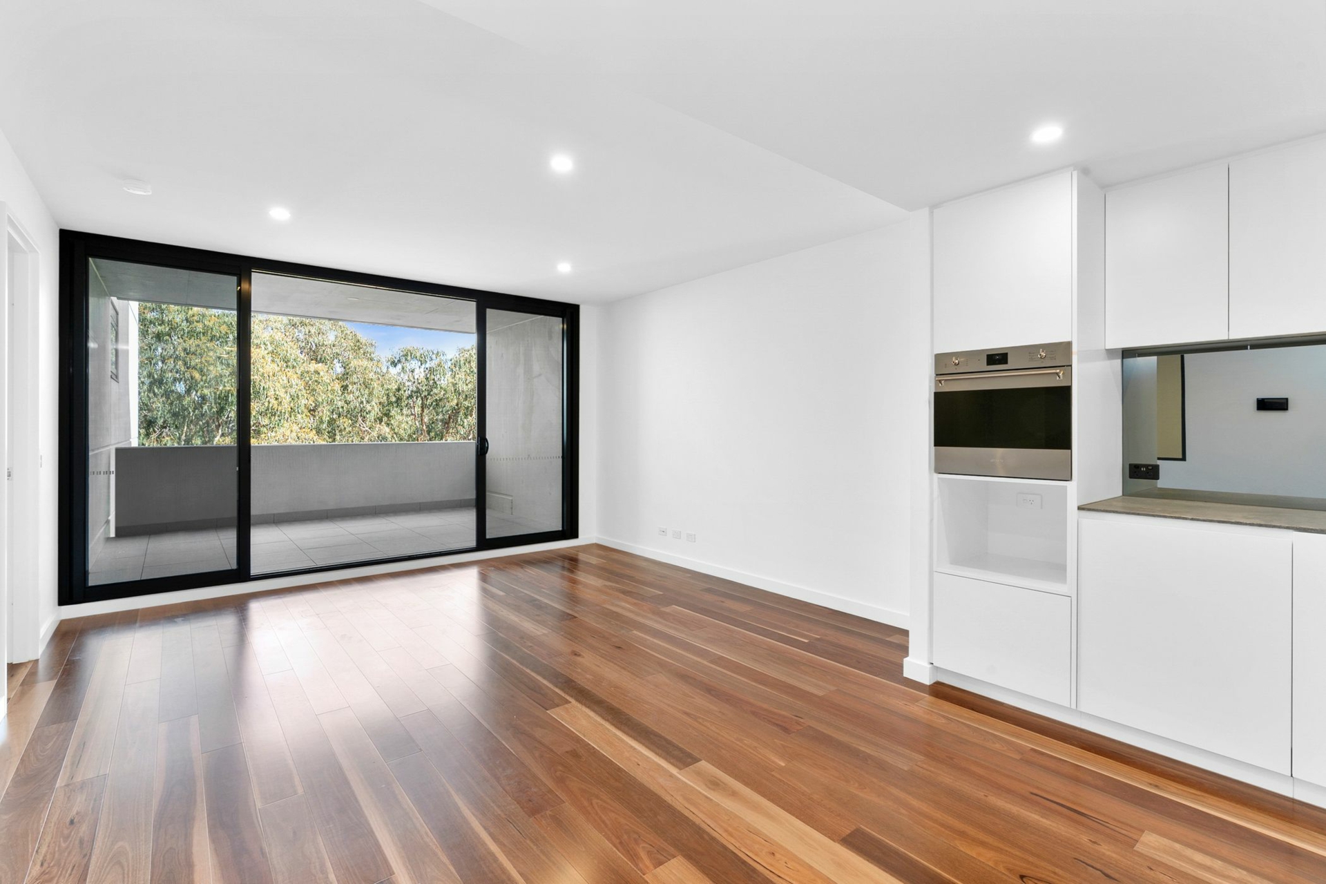 321/2 Anzac Park, CAMPBELL