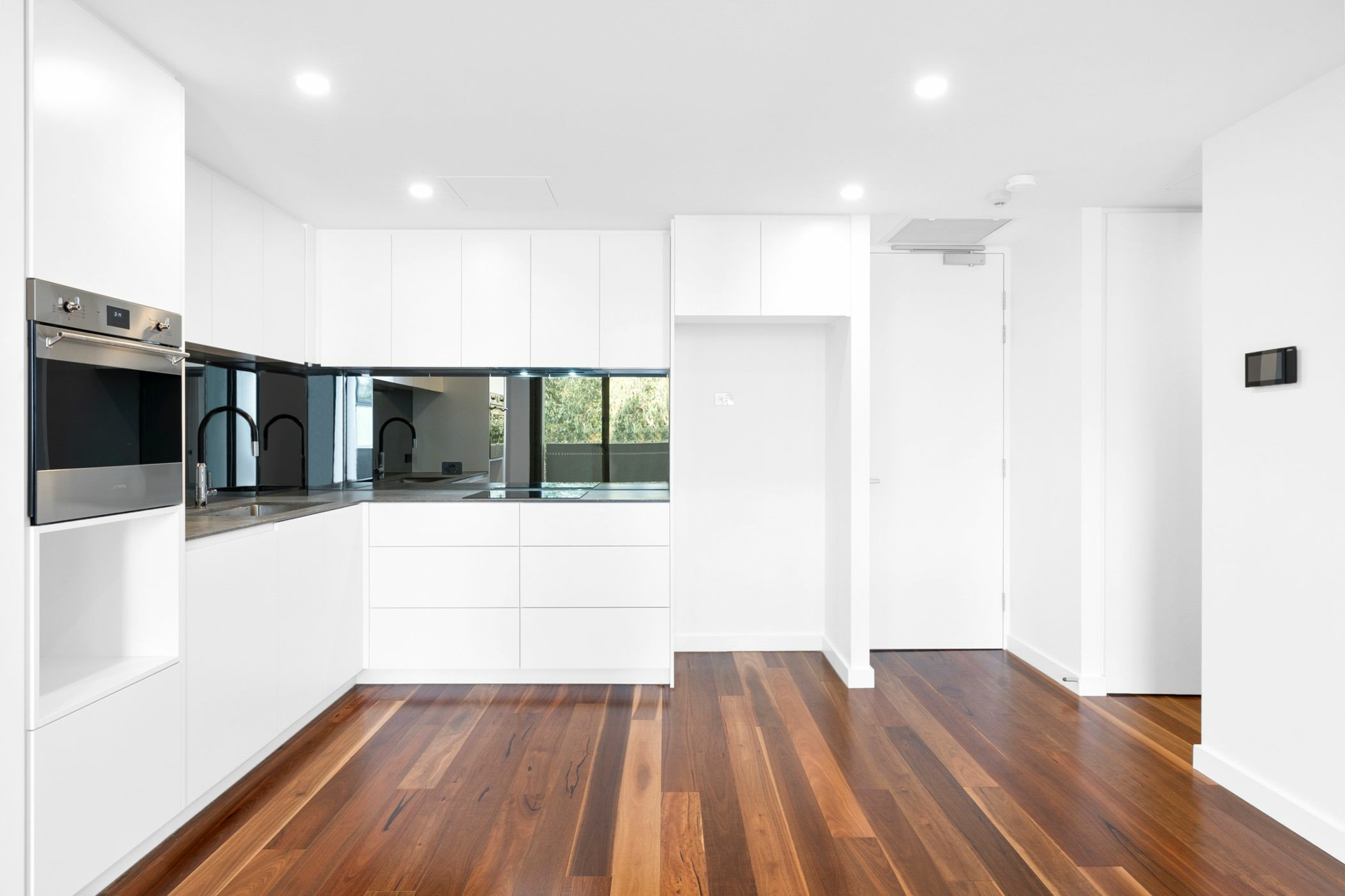 321/2 Anzac Park, CAMPBELL