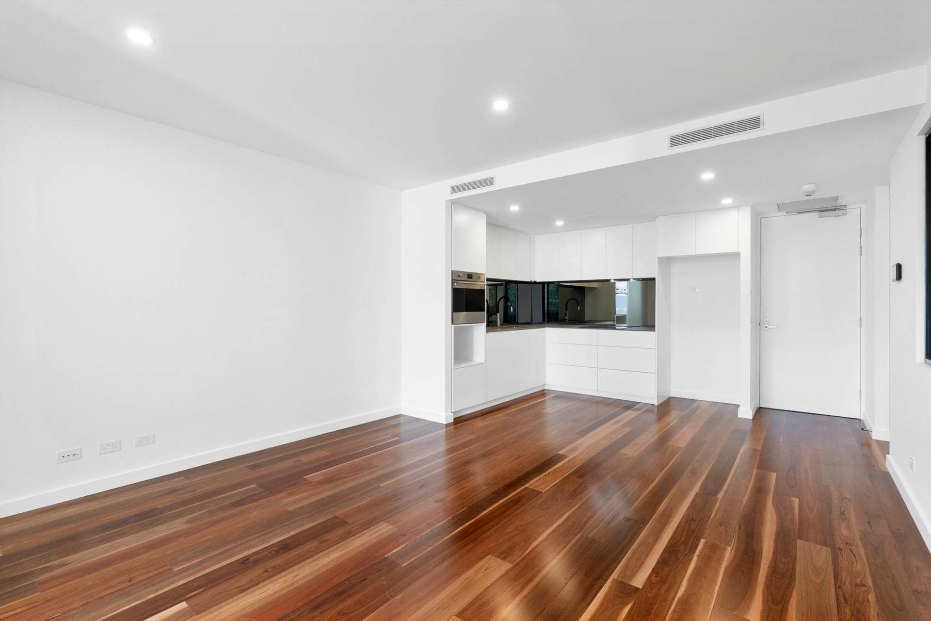 321/2 Anzac Park, CAMPBELL
