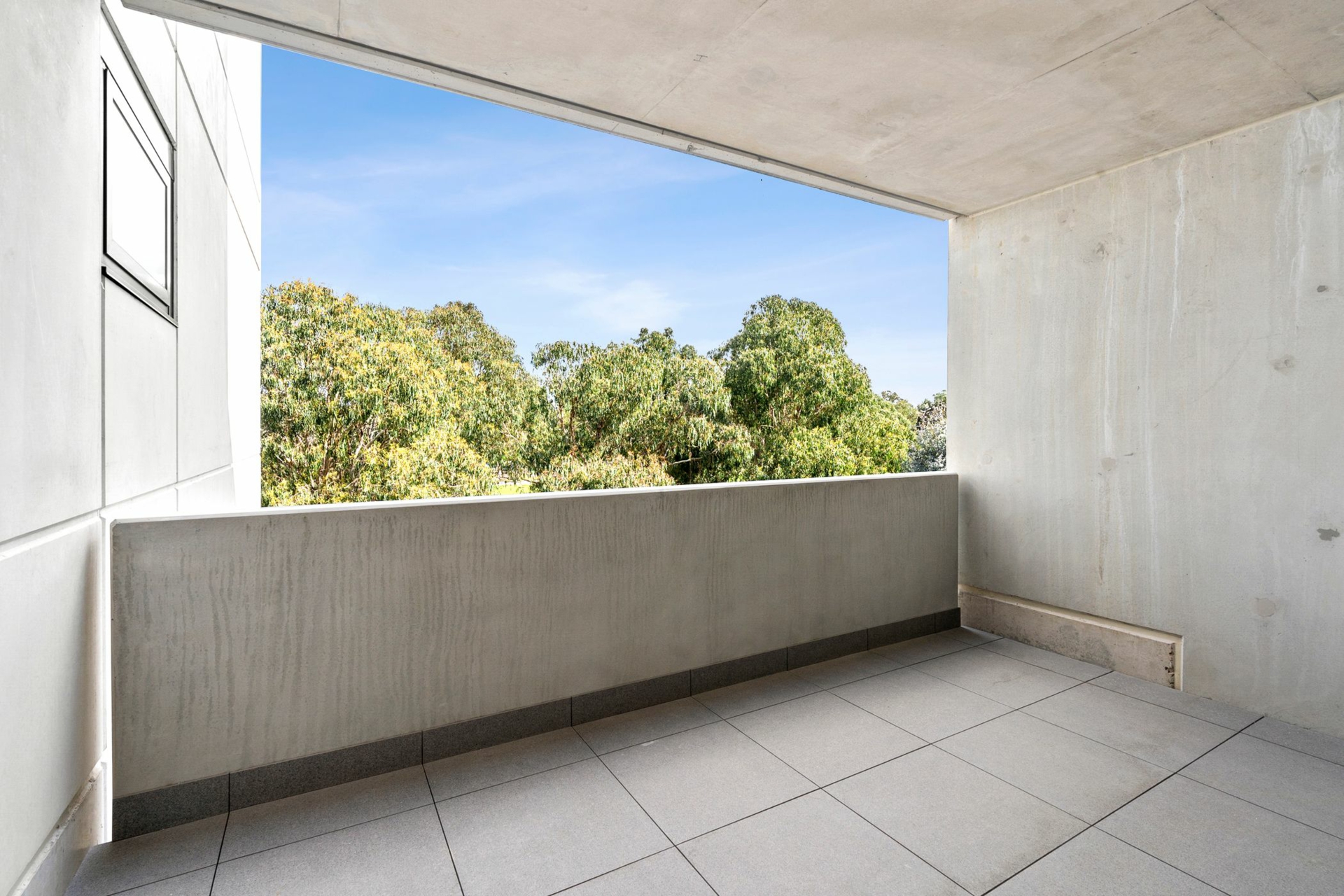 321/2 Anzac Park, CAMPBELL