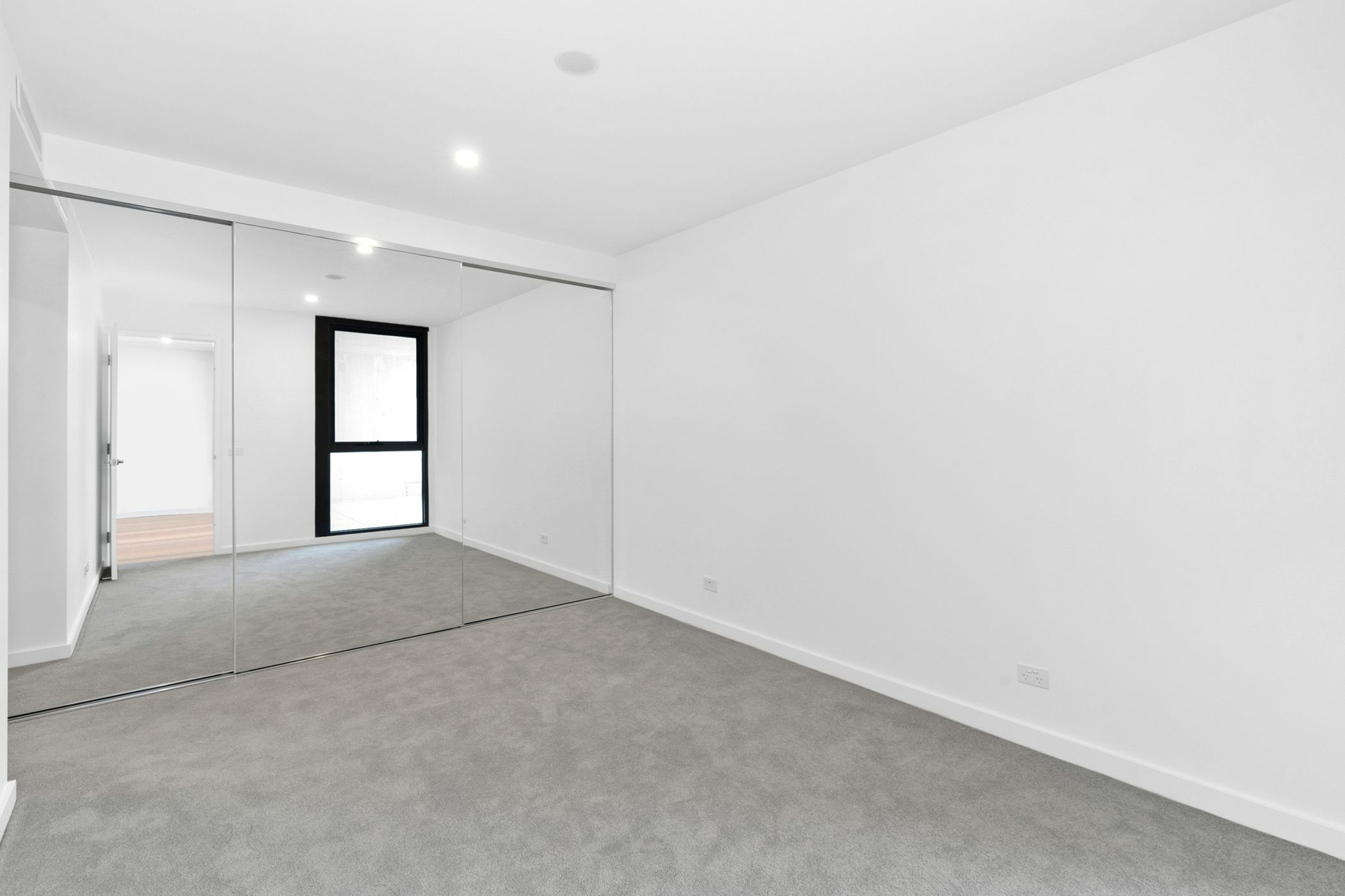 321/2 Anzac Park, CAMPBELL